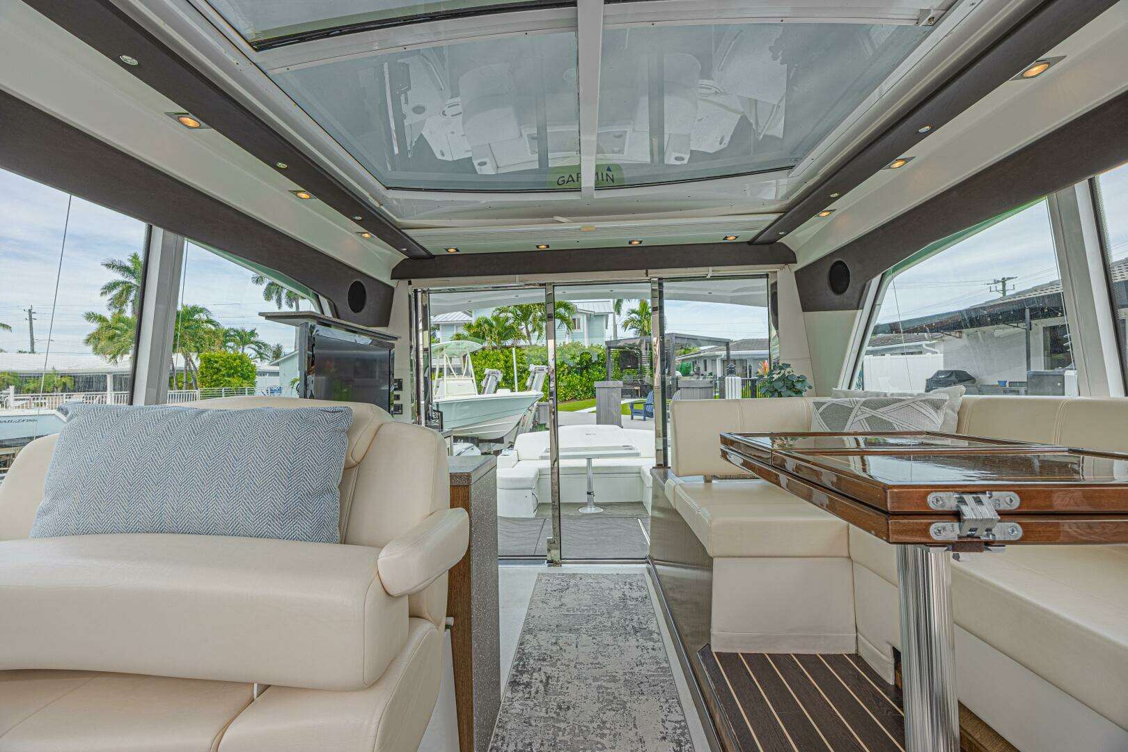 2012 Cruisers Yachts 48 Cantius - Image 20