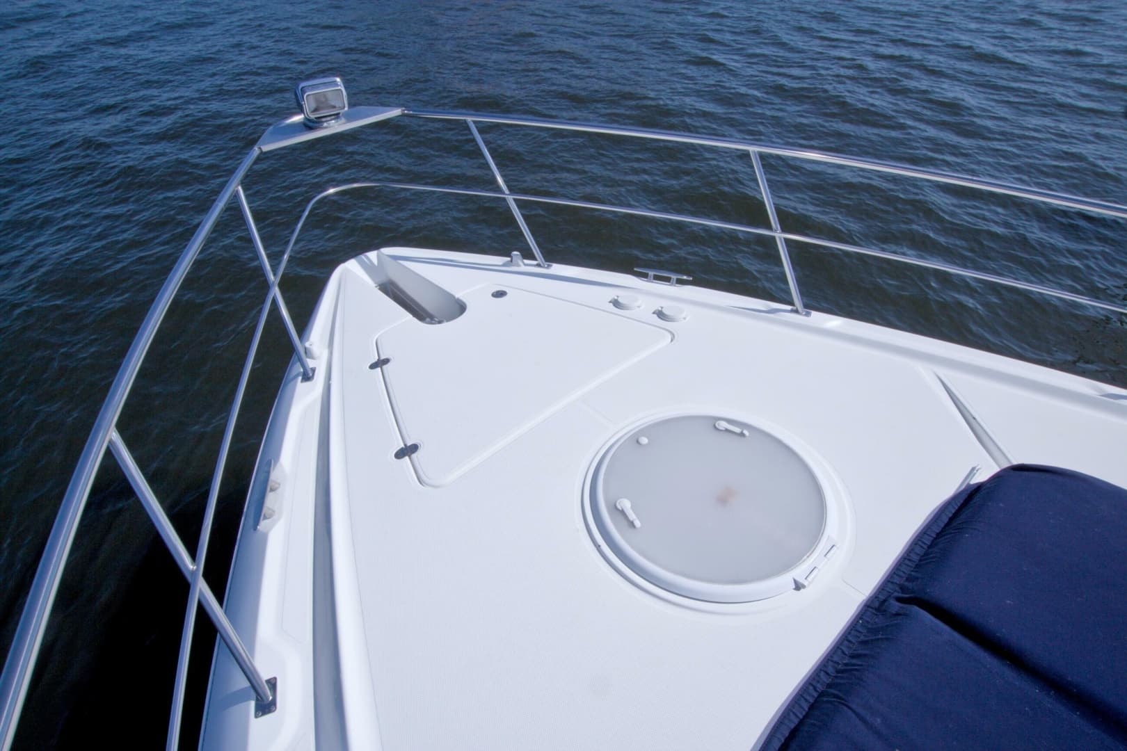 2008 Cruisers Yachts 420 Express - Image 17