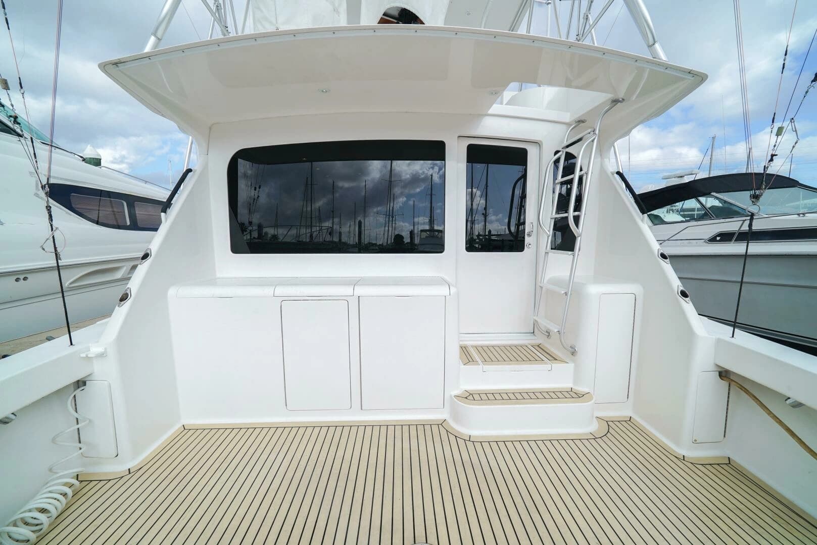 2007 Viking 45 Convertible - Image 24