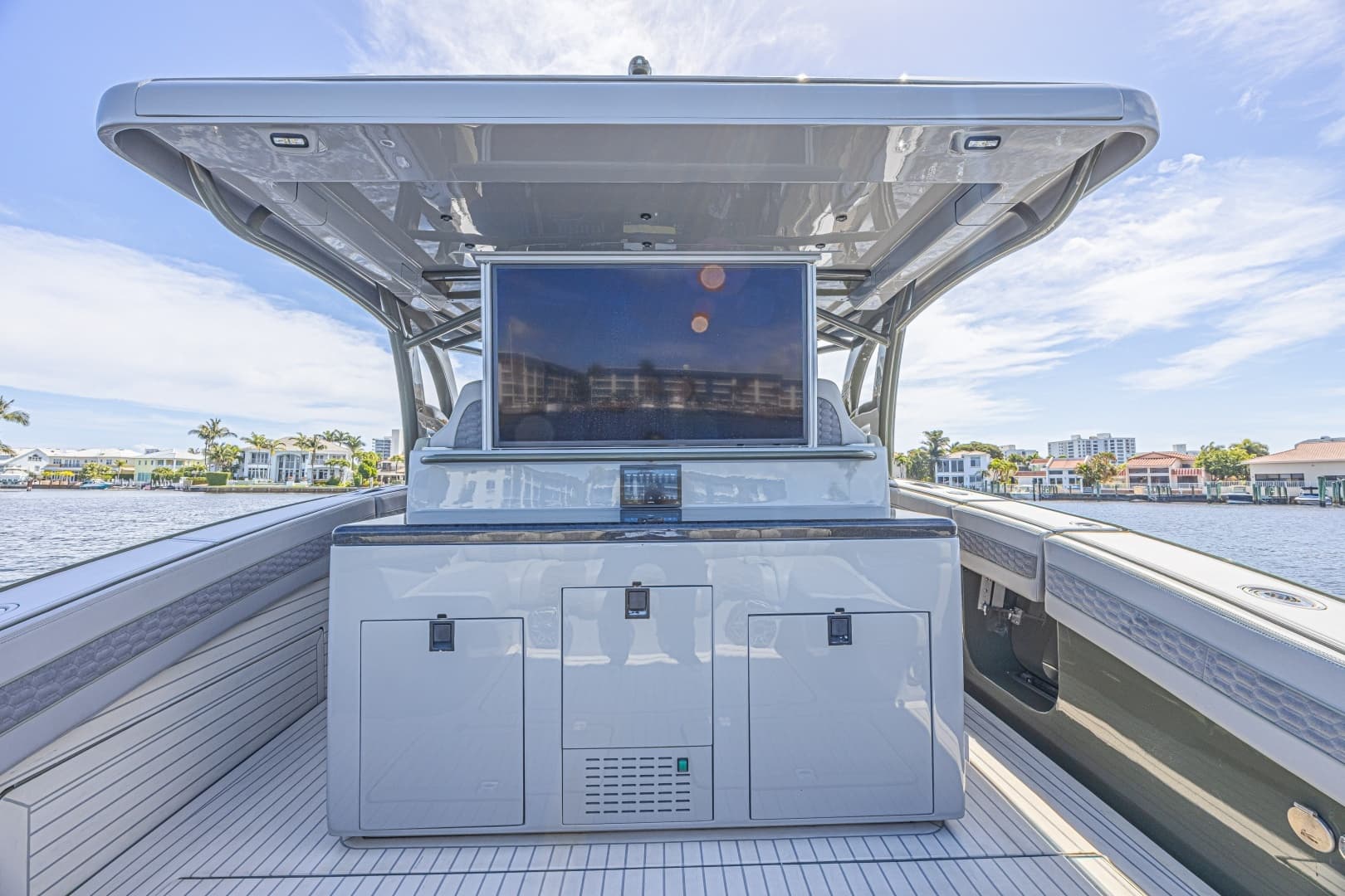 2025 Midnight Express 52 Vitesse - Image 23