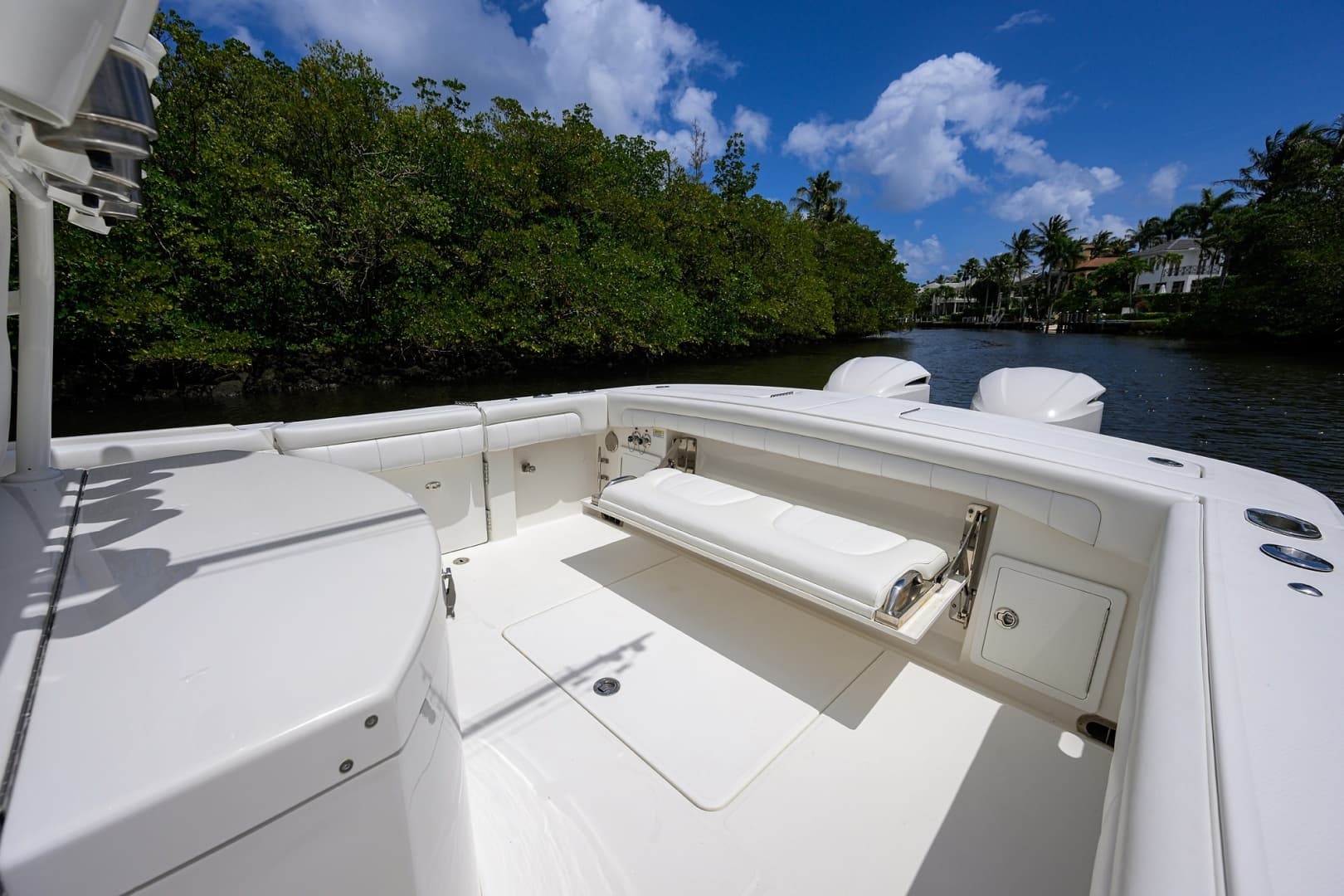 2019 Regulator Center Console - Image 40