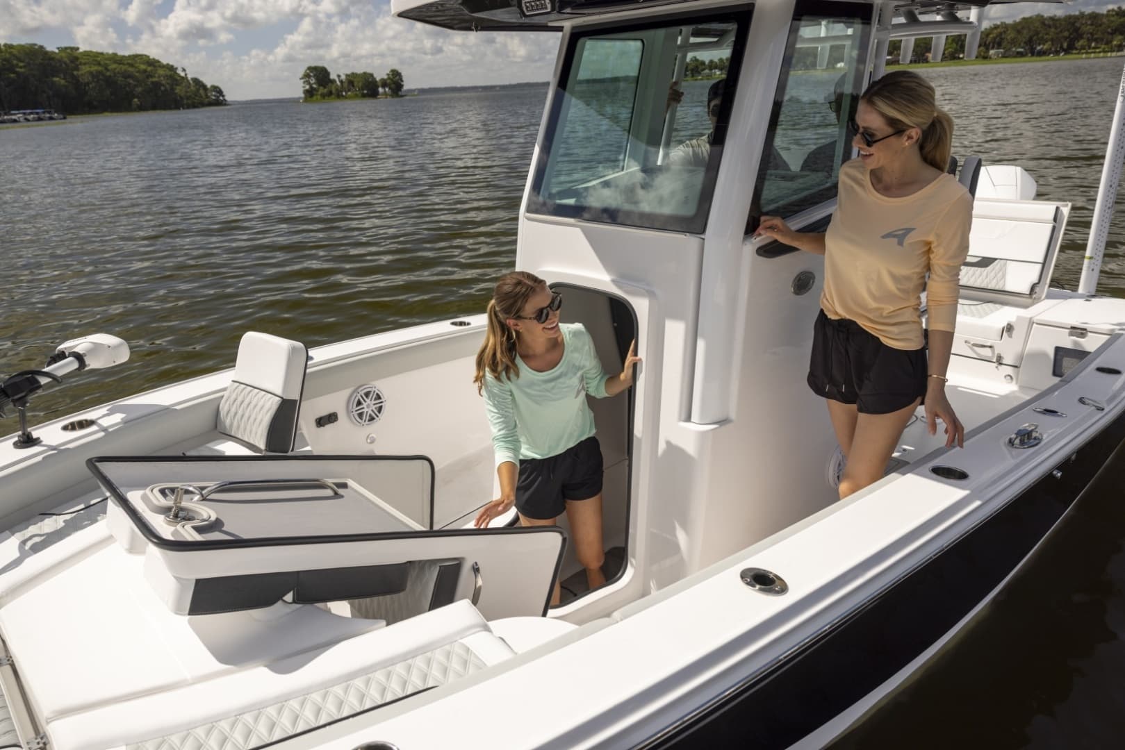 2027 Blackfin 242 HB - Image 9
