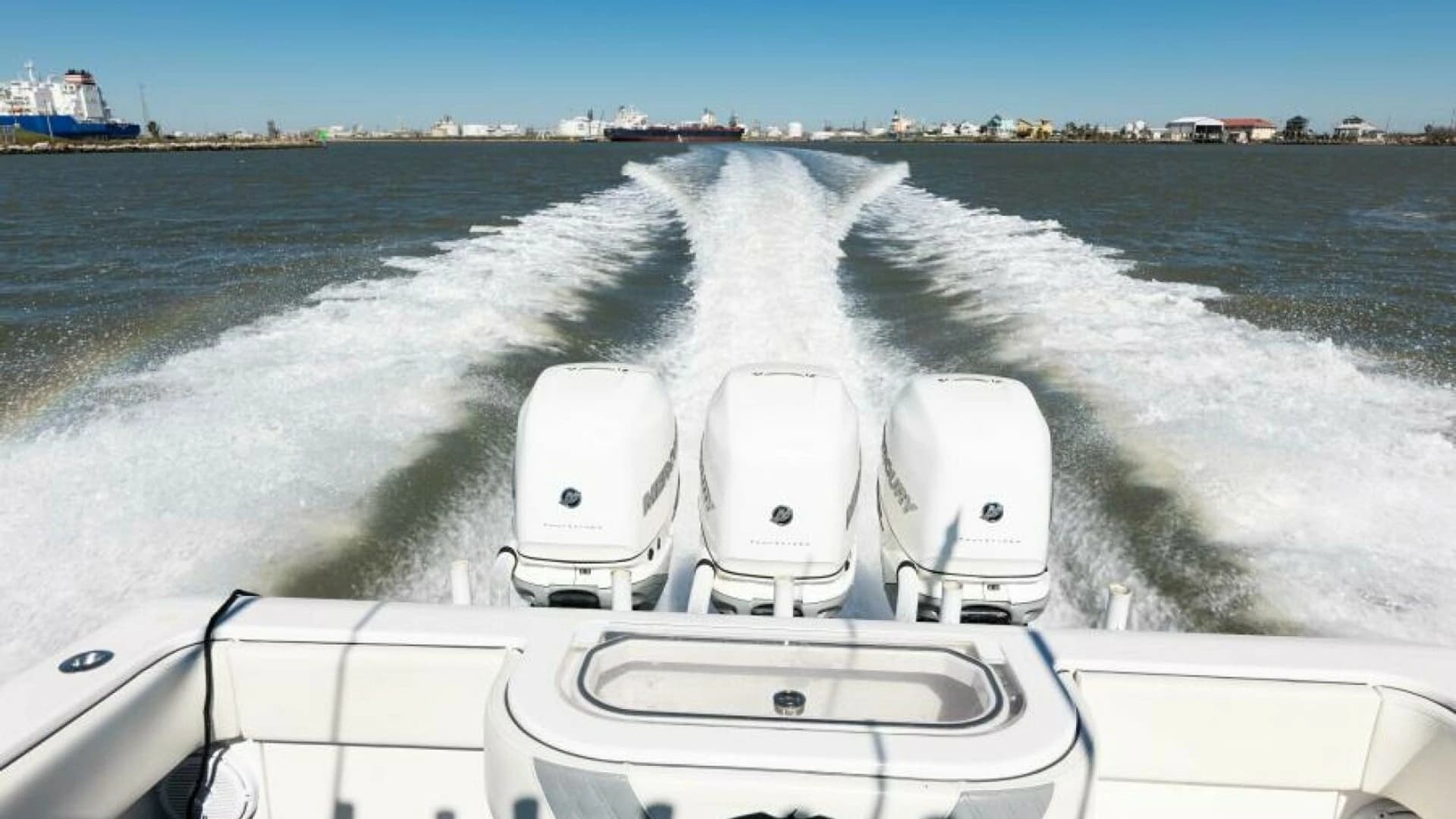 2019 Invincible 39 Open - Image 29