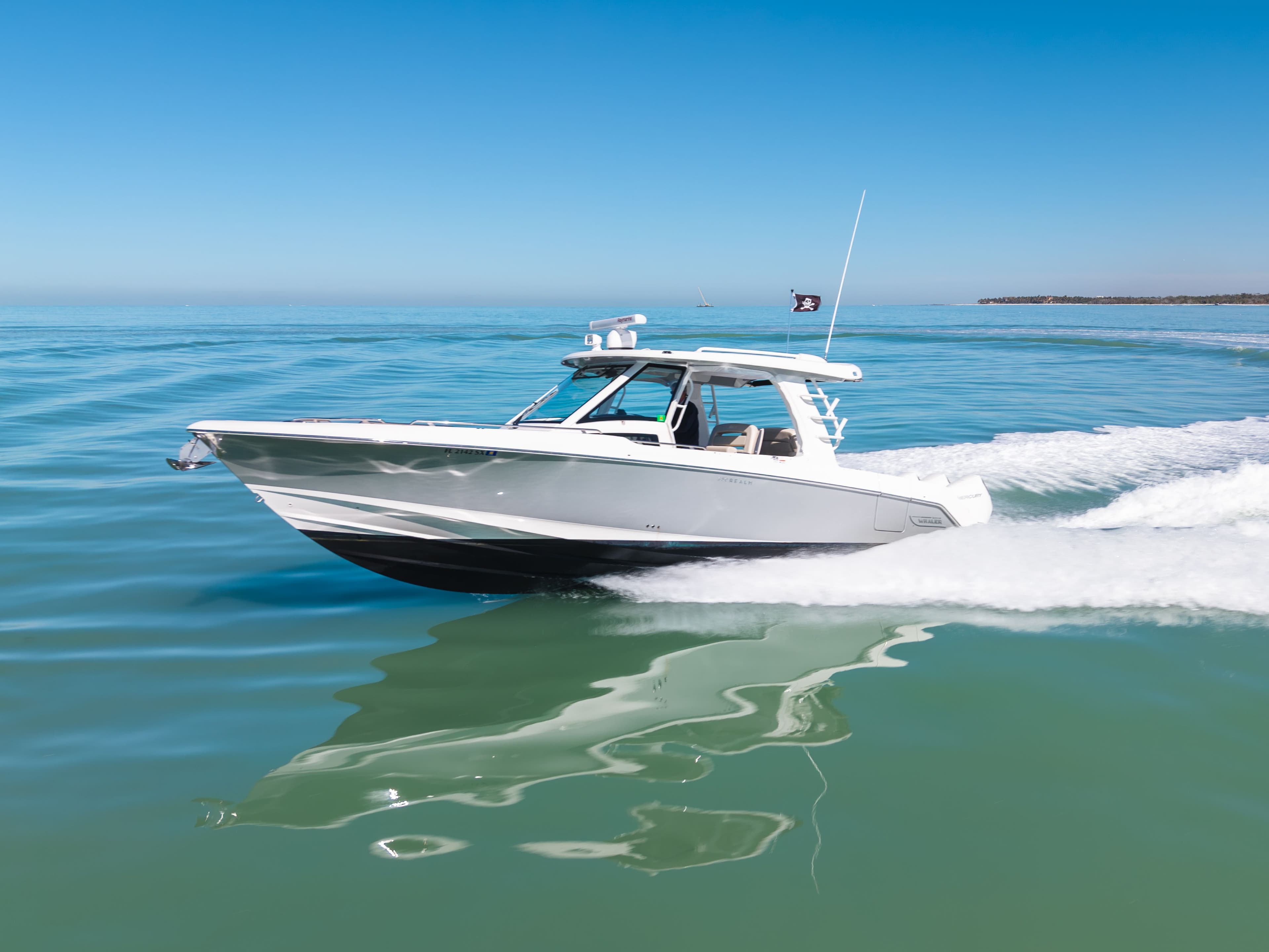 2021 Boston Whaler 350 Realm - 34