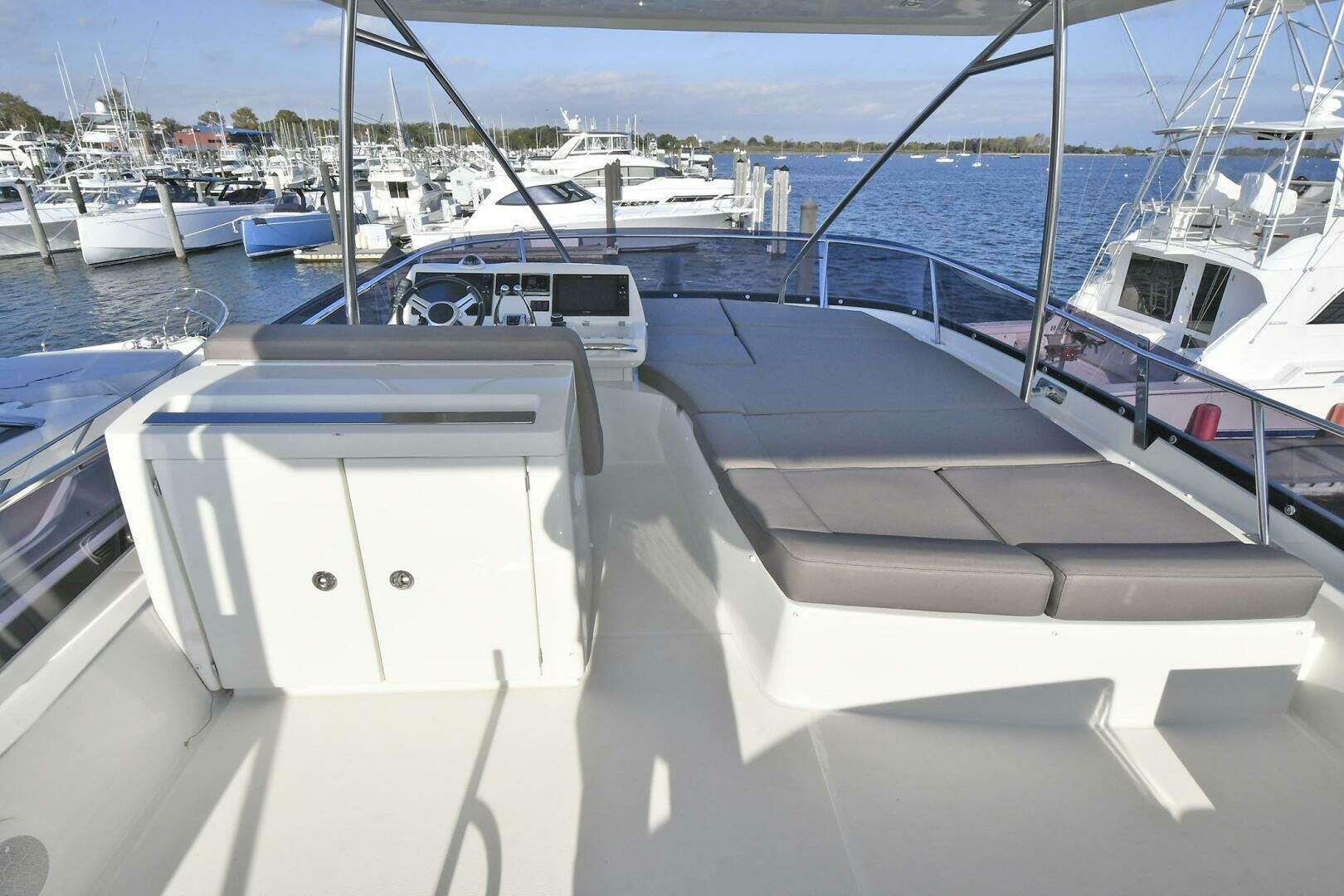 2018 Prestige 560 Fly - Image 9