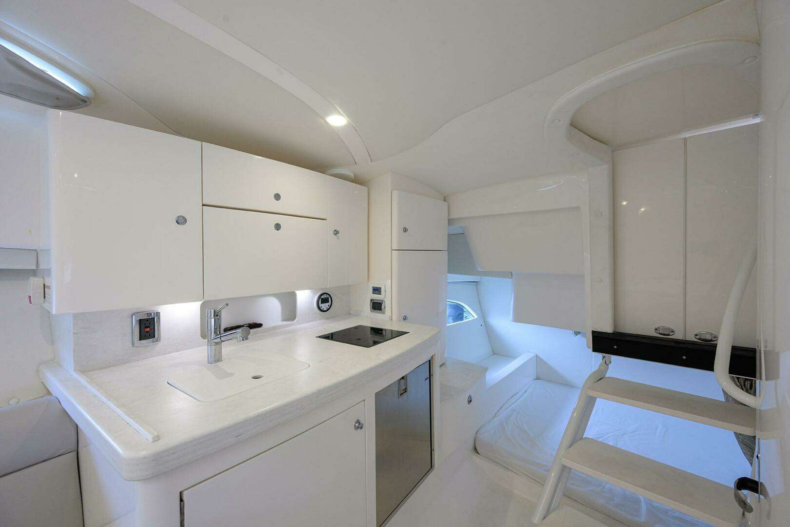 2023 Intrepid 41 Valor - Image 32