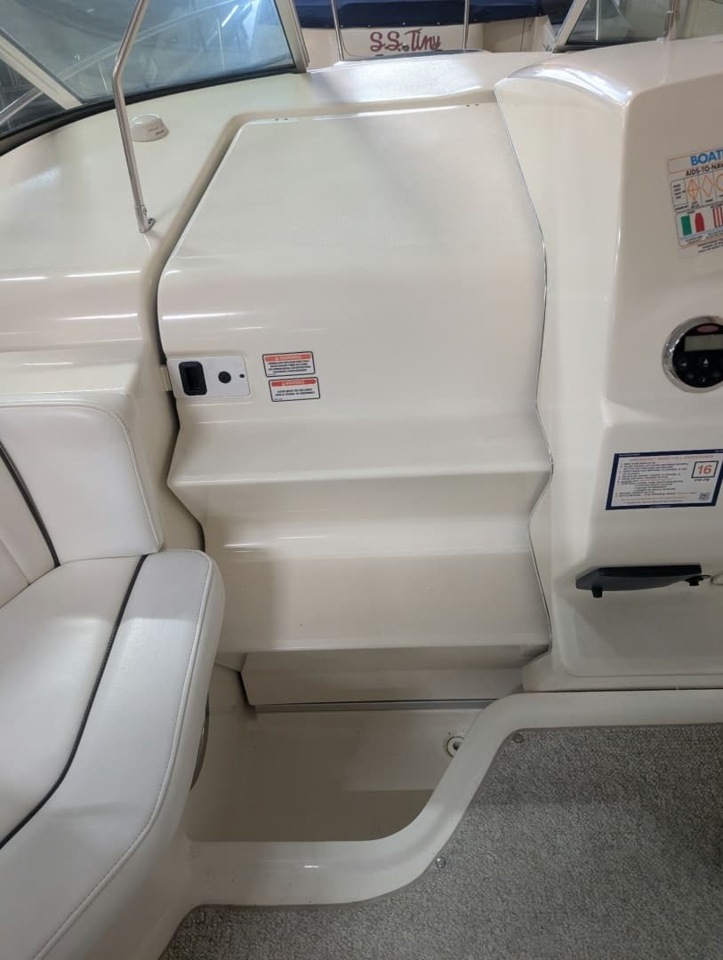 2006 Sea Ray 240 Sundancer - Image 15