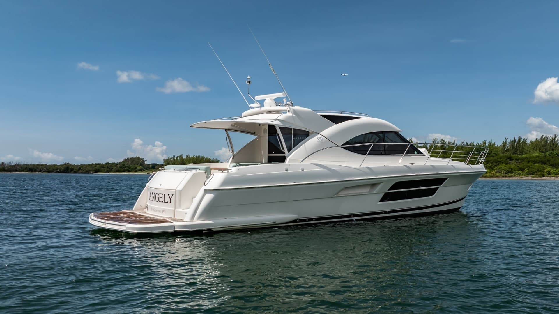 2016 Riviera 5000 Sport Yacht - Image 20