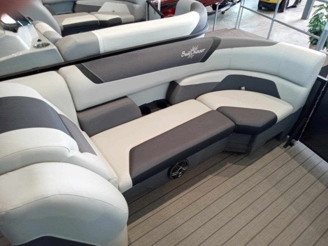 2023 SunChaser Geneva Sport 25 SB boat interior with gray and white seating.