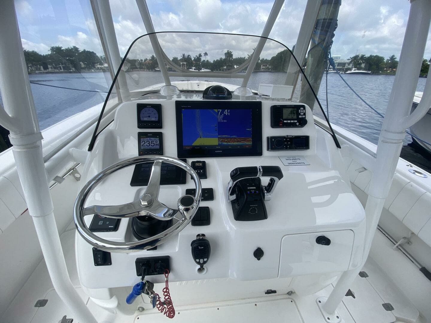 2006 Intrepid 370 - Image 18