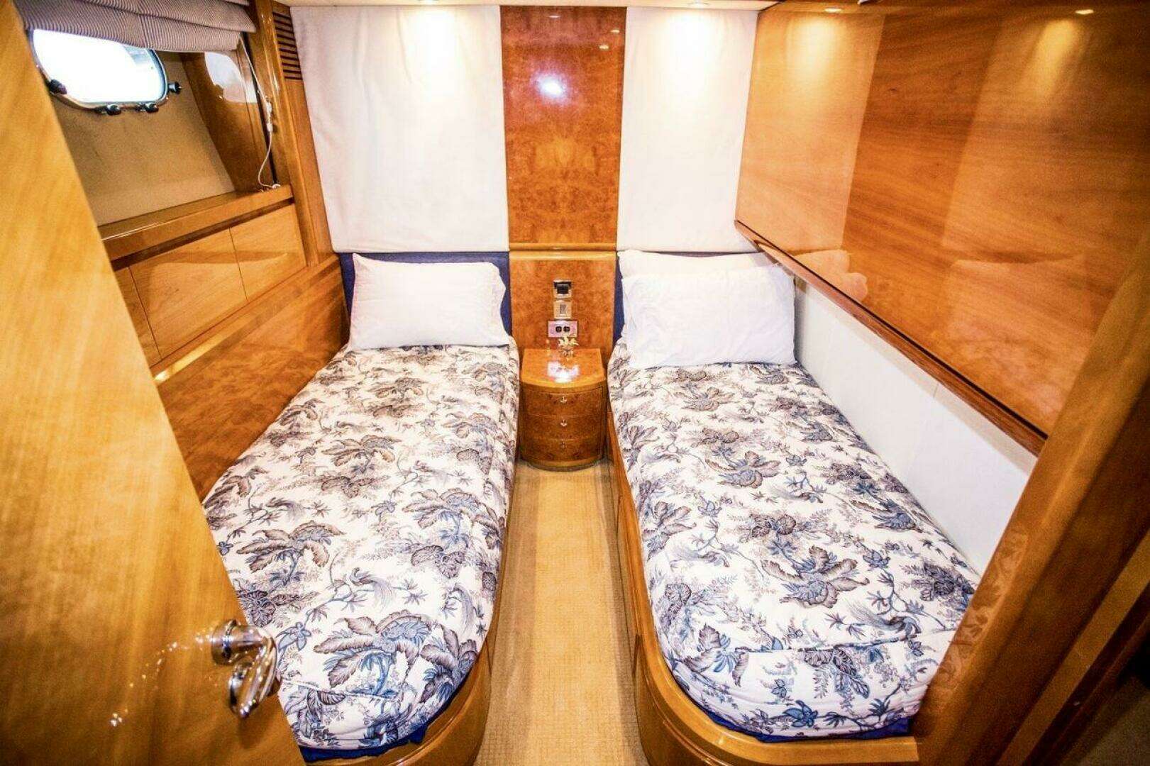 2002 Viking Princess Princess - Image 10