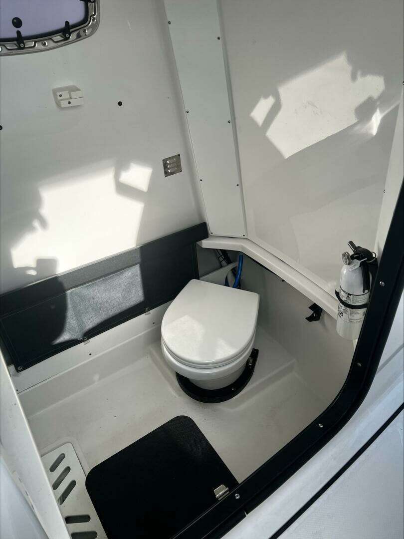2023 Blackfin 272 CC - Image 9