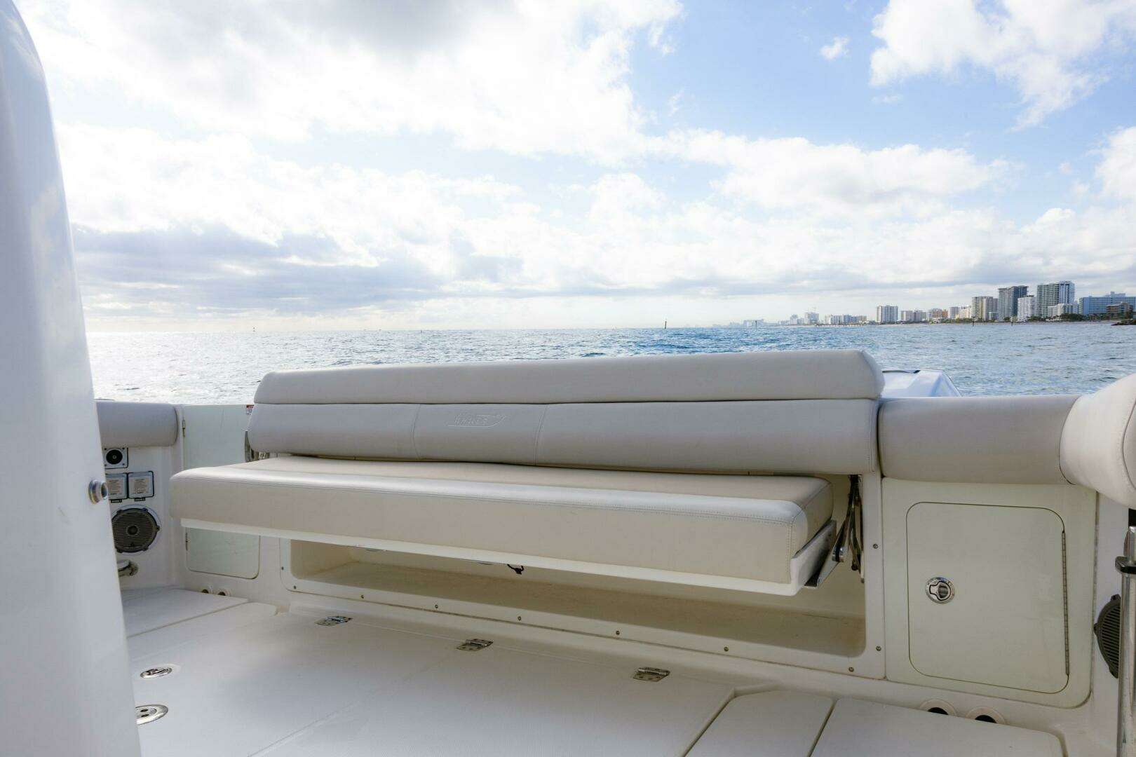 2017 Boston Whaler — - Image 15