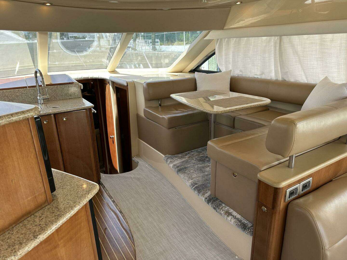2007 Meridian 411 Sedan Bridge - Image 31