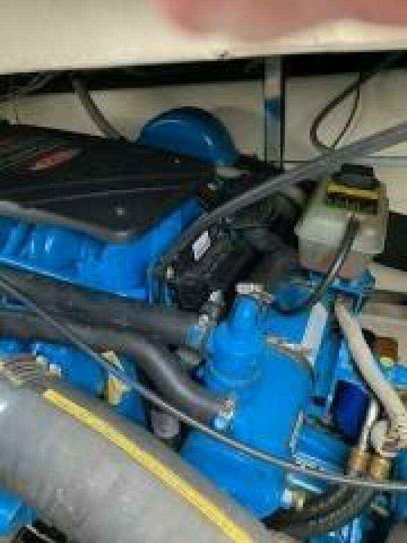 1989 Wellcraft Coastal 3300 - Image 13