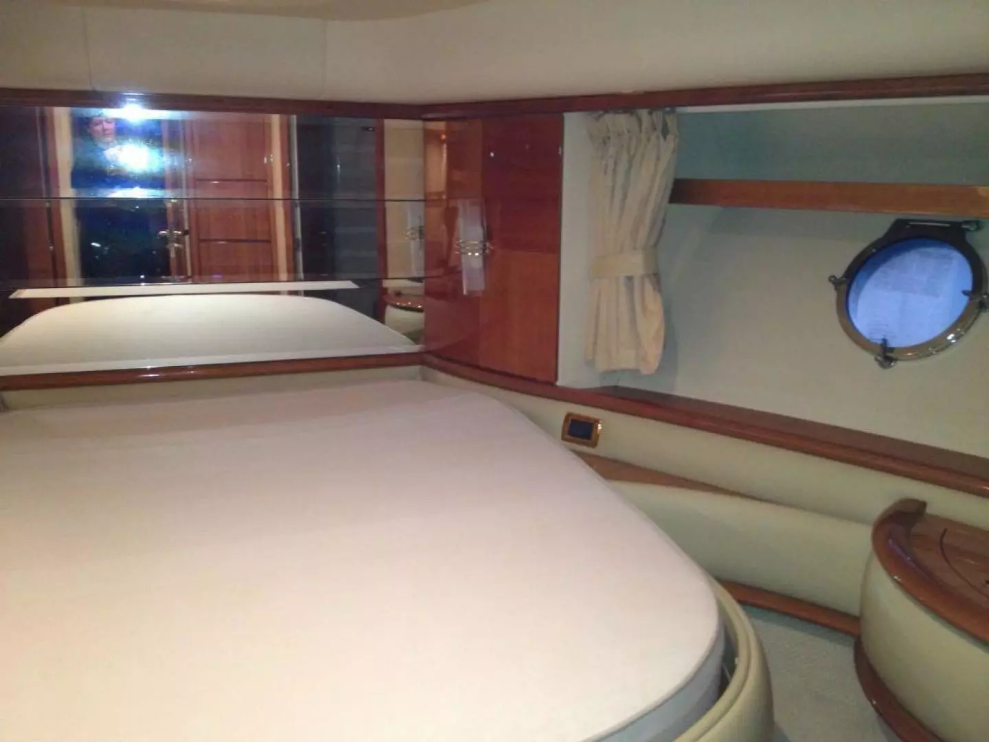 2005 Azimut 62 Evolution - Image 16