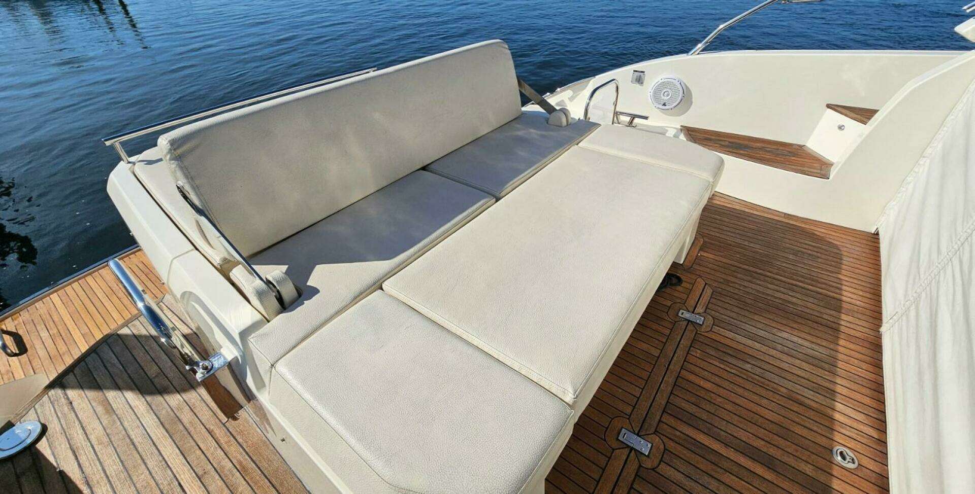 2015 Azimut Atlantis 50 - Image 8