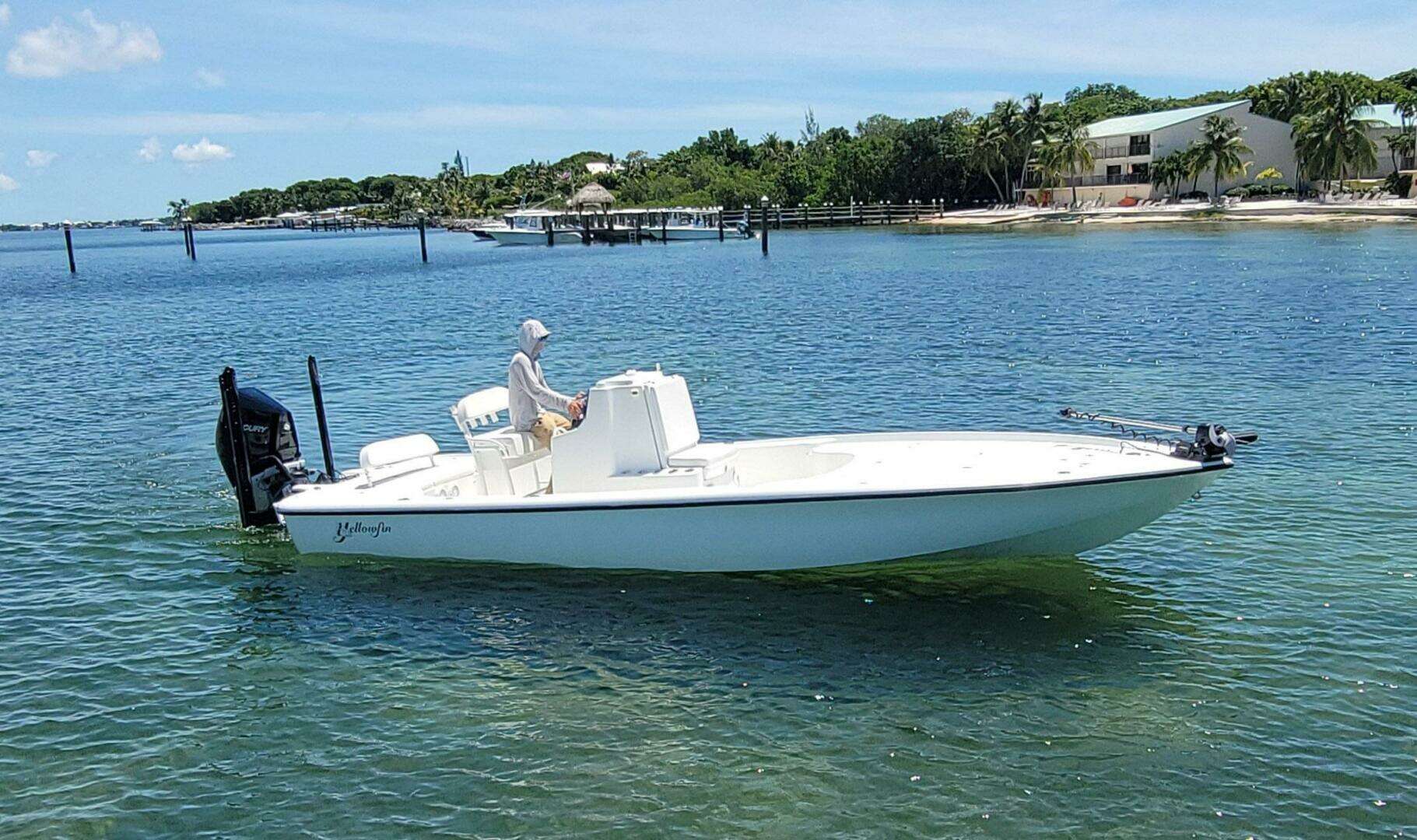 2016 Yellowfin 24 Bay - Image 3