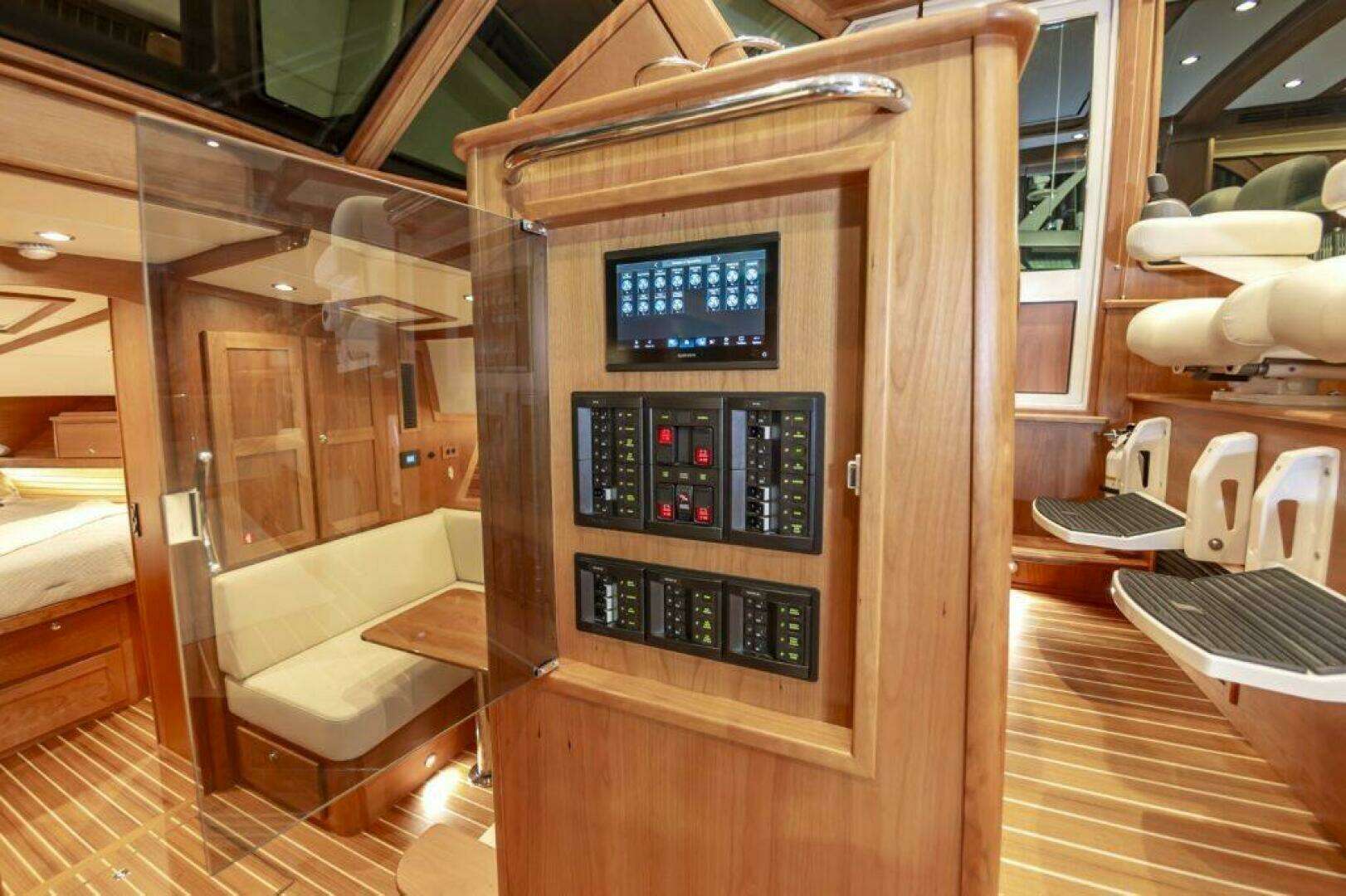 2026 Sabre 43 Salon Express - Image 33