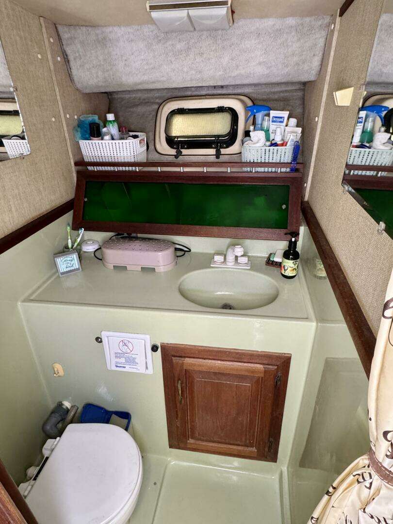 1979 Silverton 34 Convertible - Image 57
