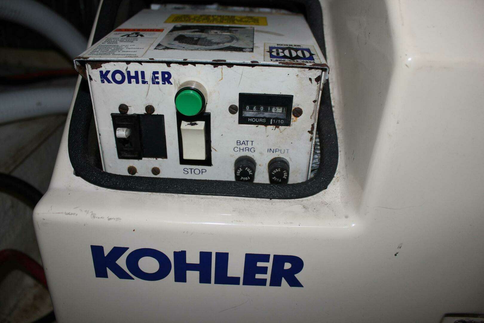 1996 Cruisers Yachts 3650 AFT CABIN - Image 6