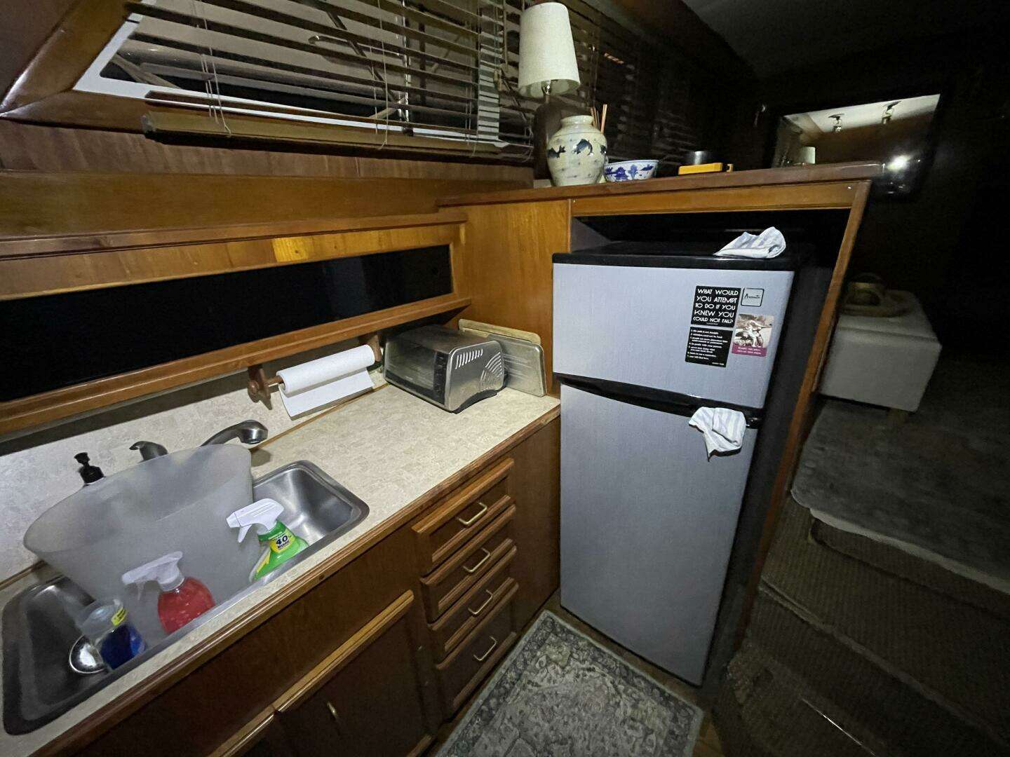 1986 Egg Harbor 40 Motor Yacht - Image 38