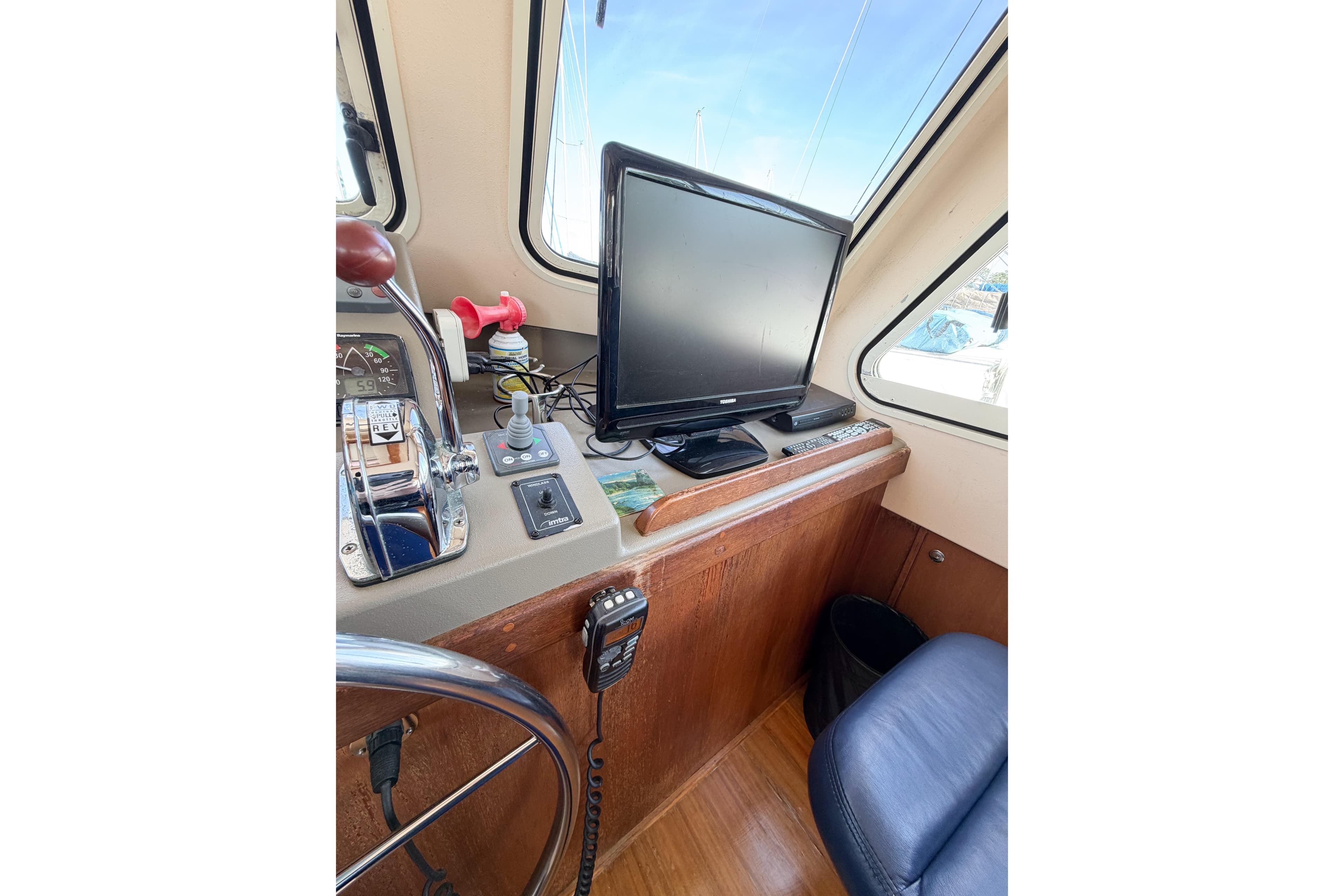 2007 Island Packet SP Cruiser helm with navigation equipment and controls.