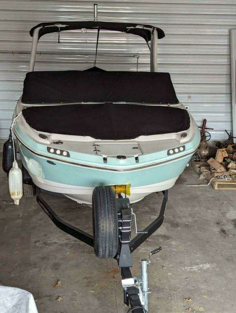 2021 Chaparral 230 SUNCOAST - Image 3