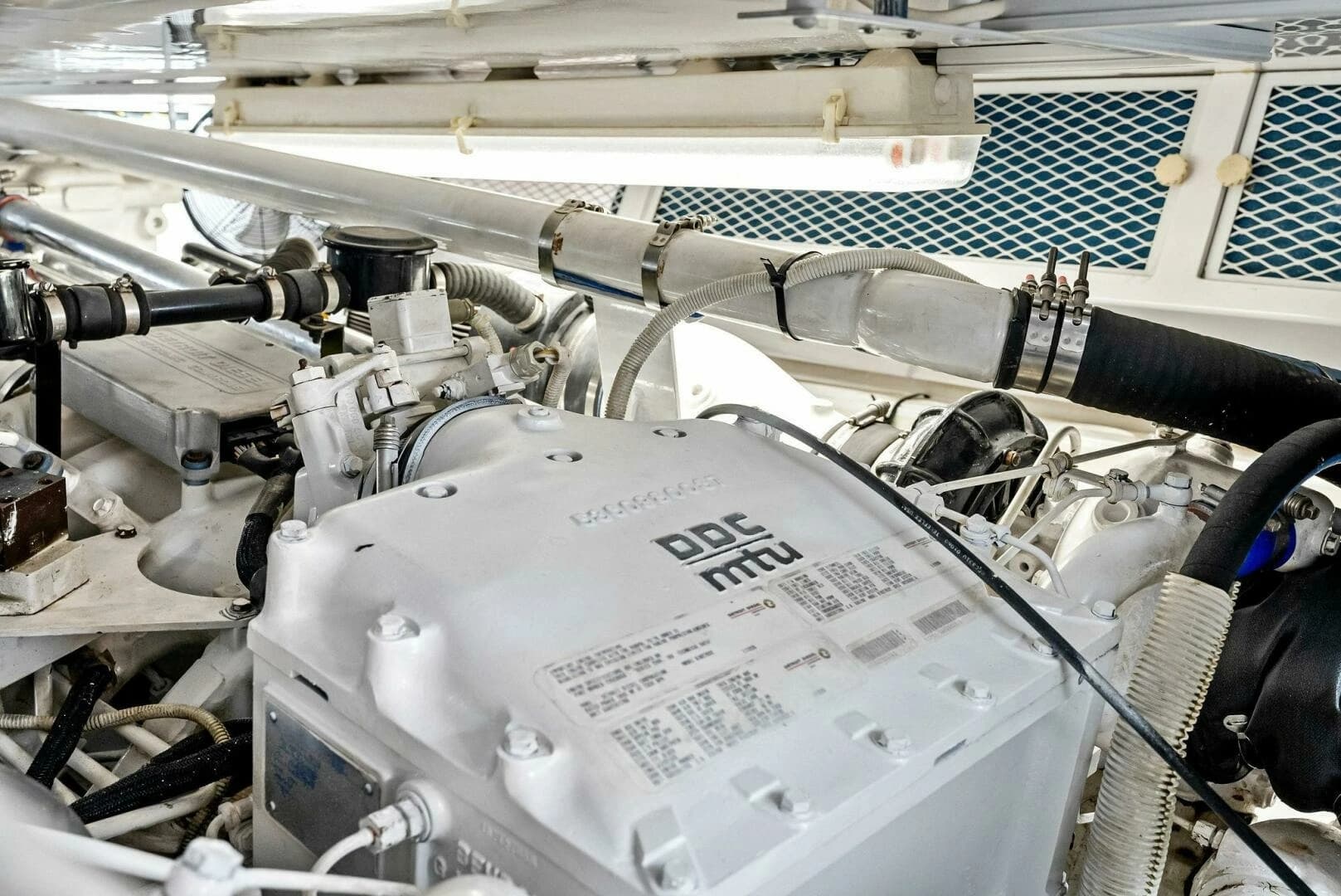 2002 Viking 65 Convertible - Image 68