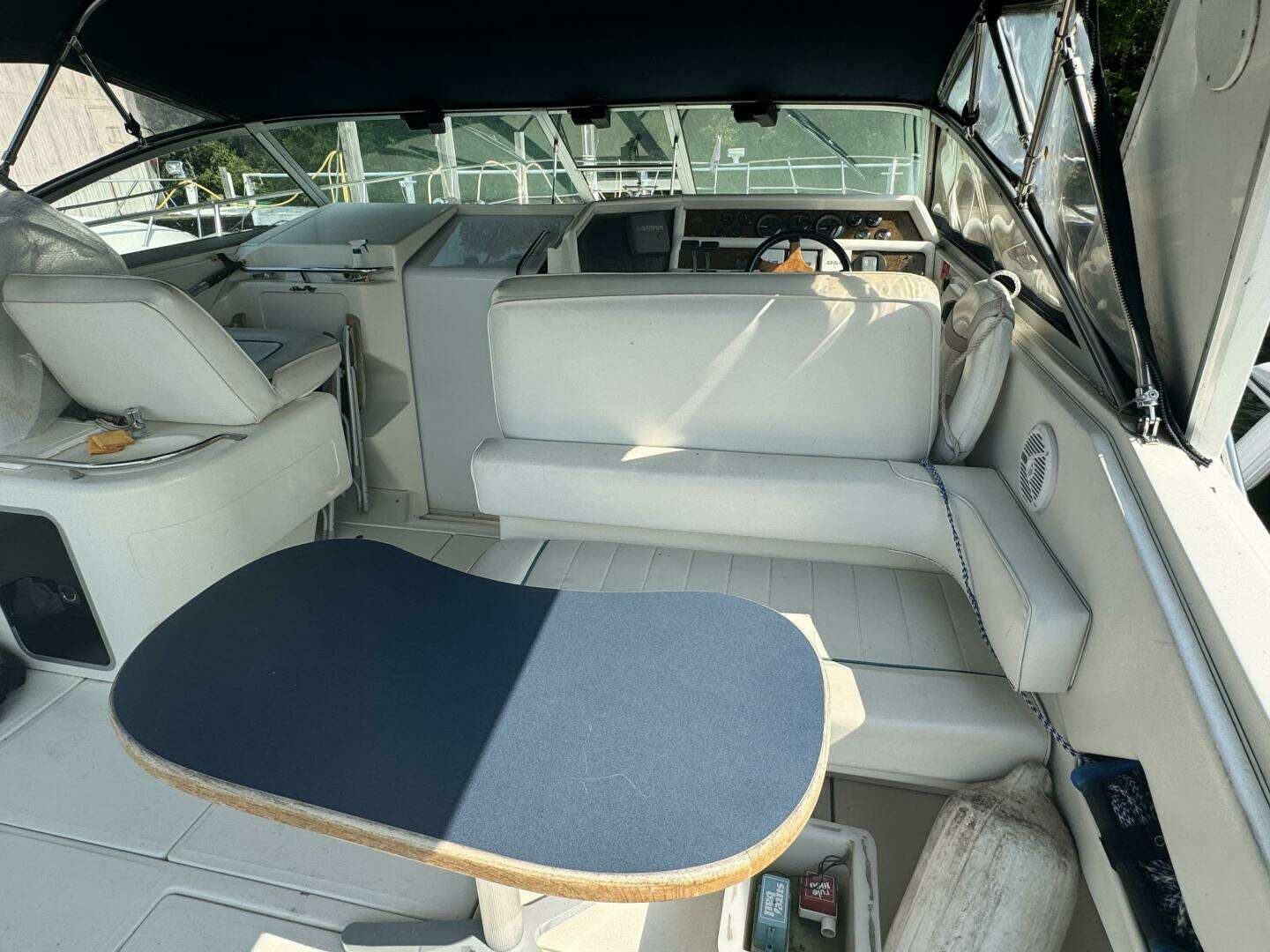 1995 Sea Ray Express Cruiser - Image 10