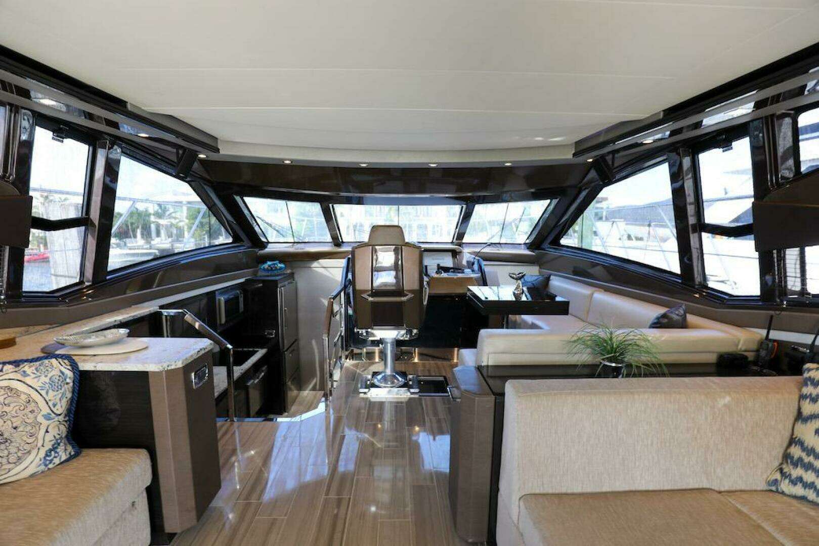 2016 Marquis 660 Sport Yacht - Image 15