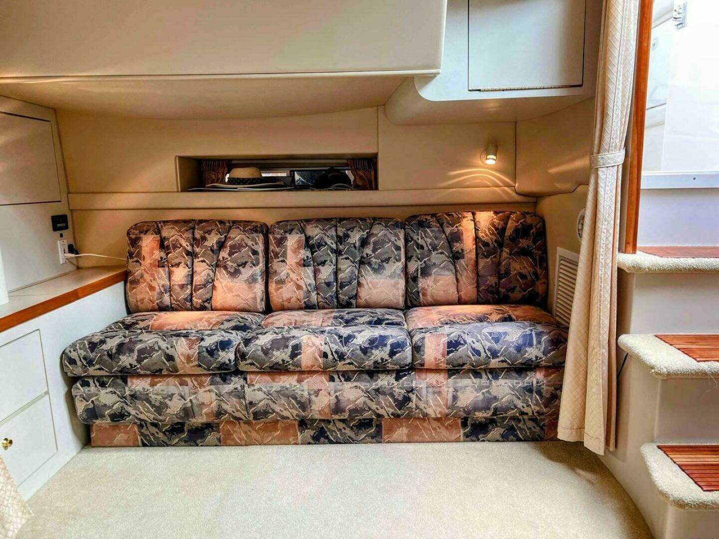 1998 Cruisers Yachts 3575 Esprit - Image 27