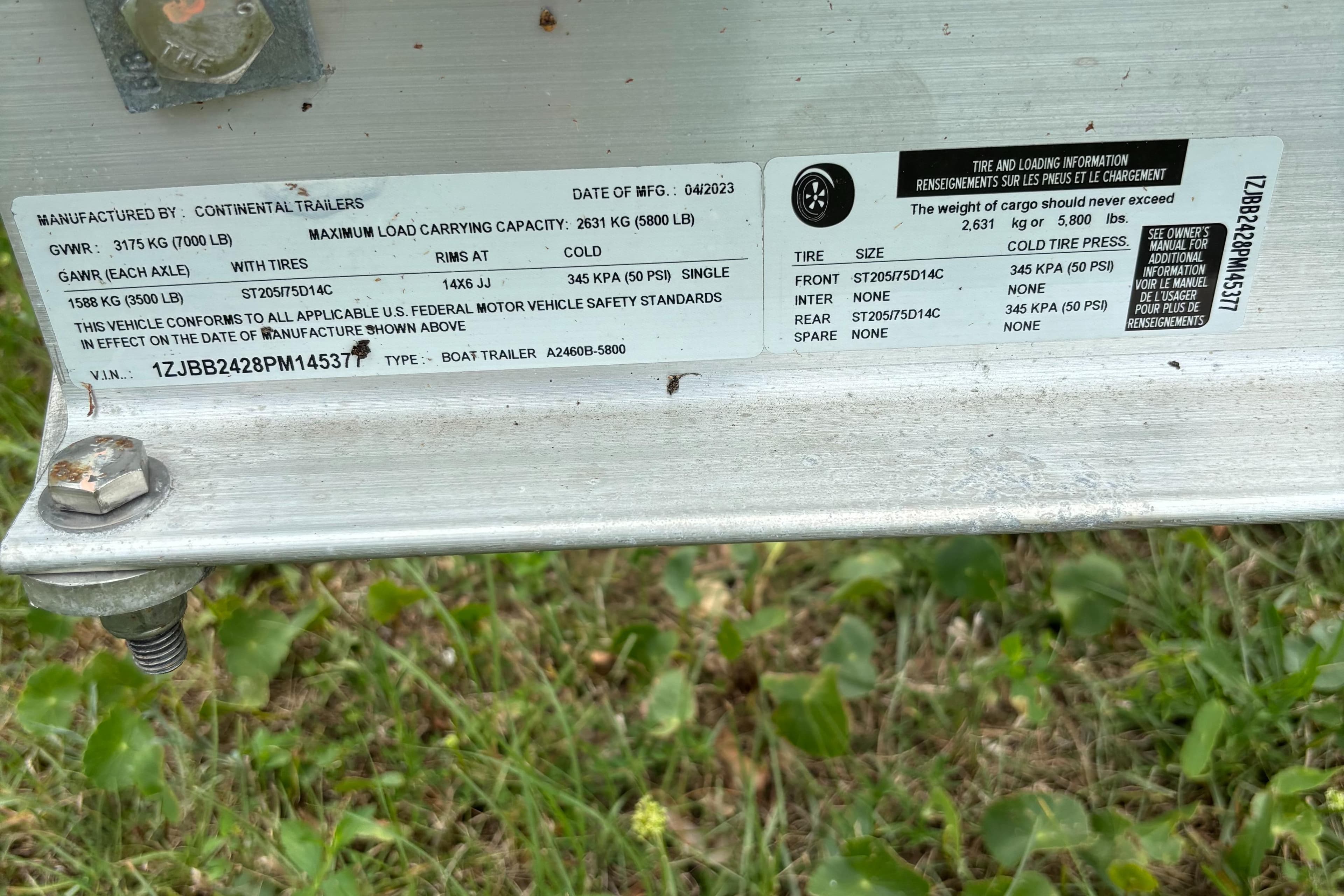 2021 Carolina Skiff 24 Ultra Elite trailer identification label with specifications and safety information.