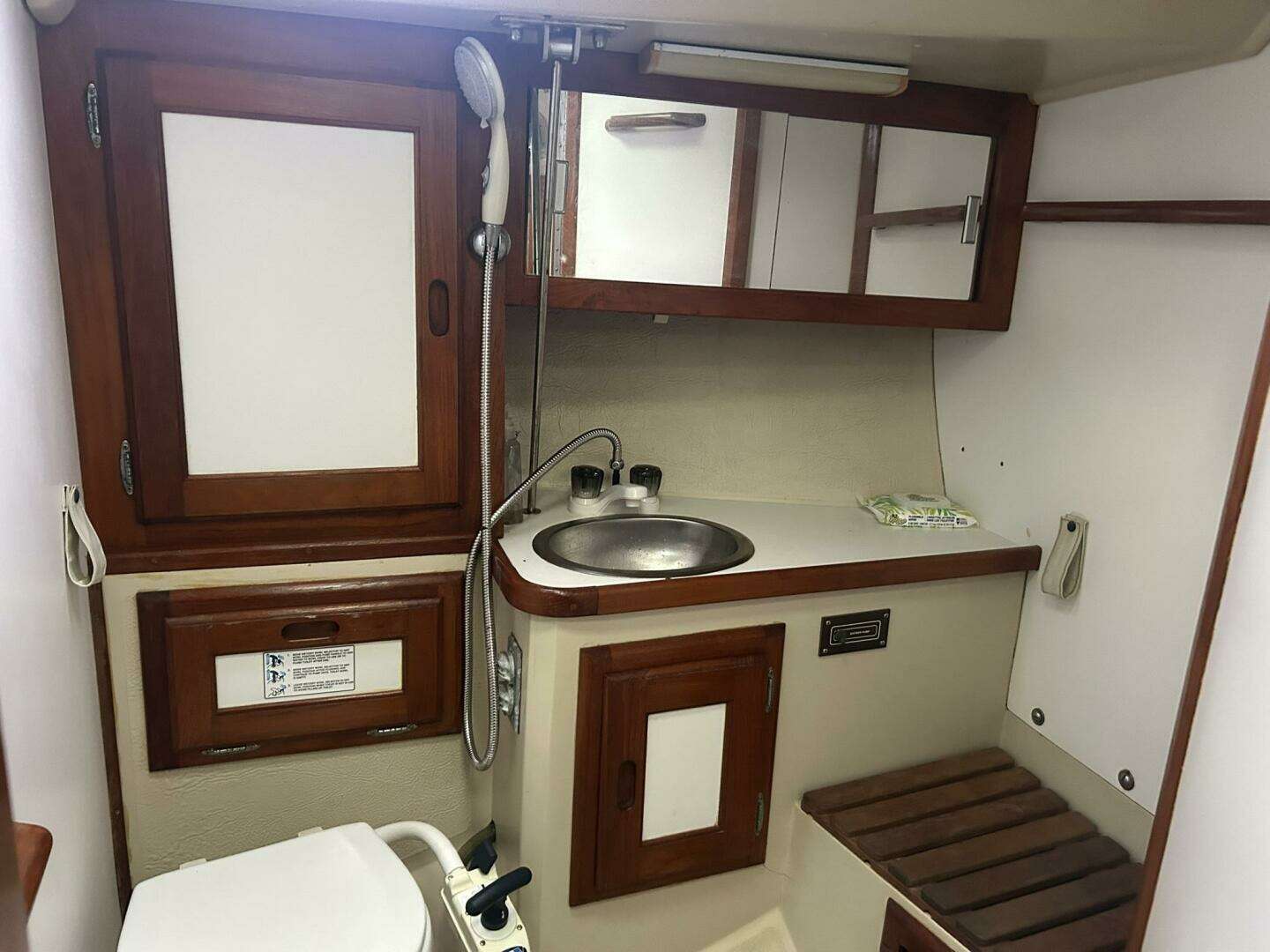 1985 Catalina 36 Tall Rig - Image 46