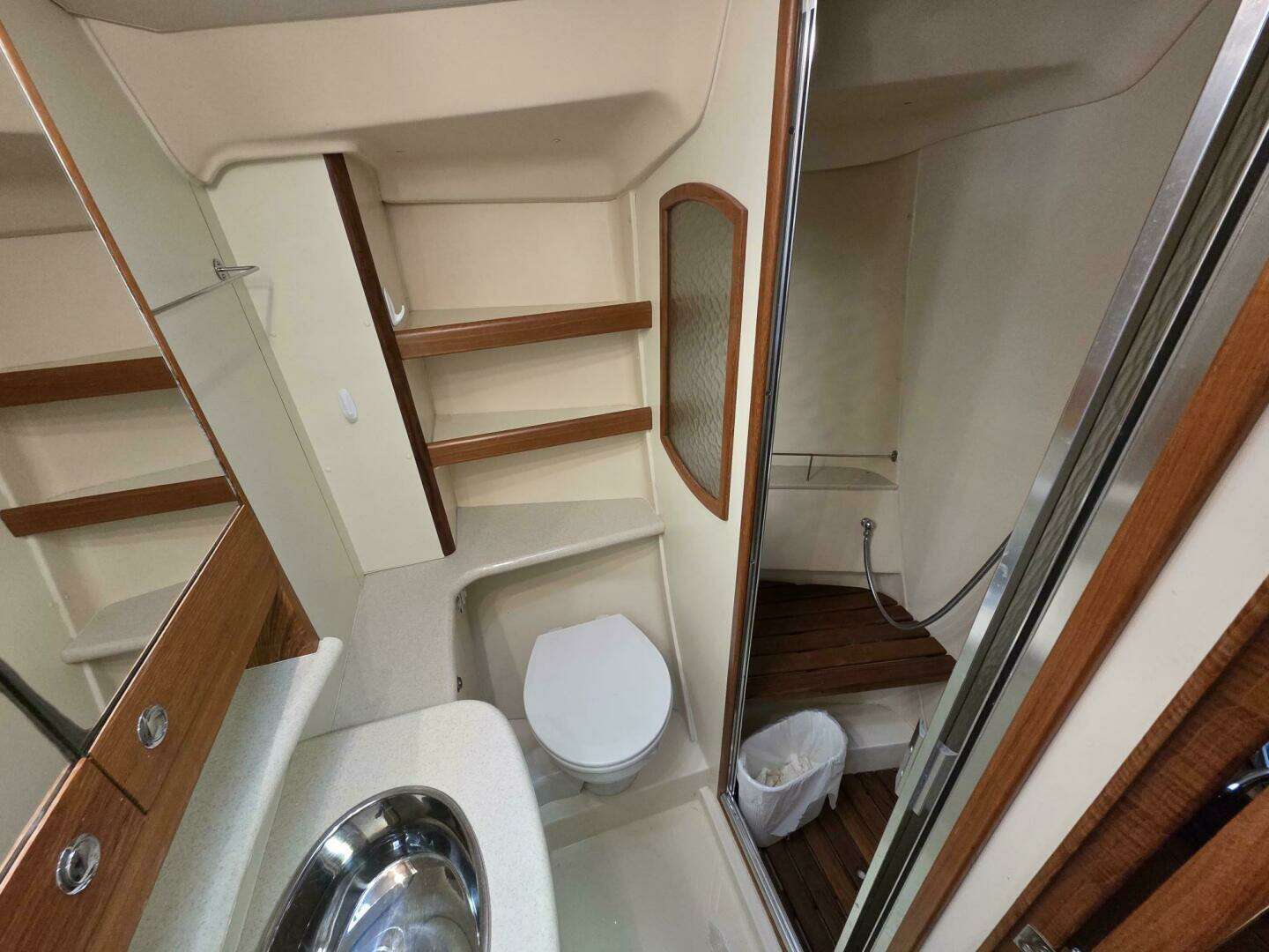 2007 Hunter 44 Deck Saloon - Image 7