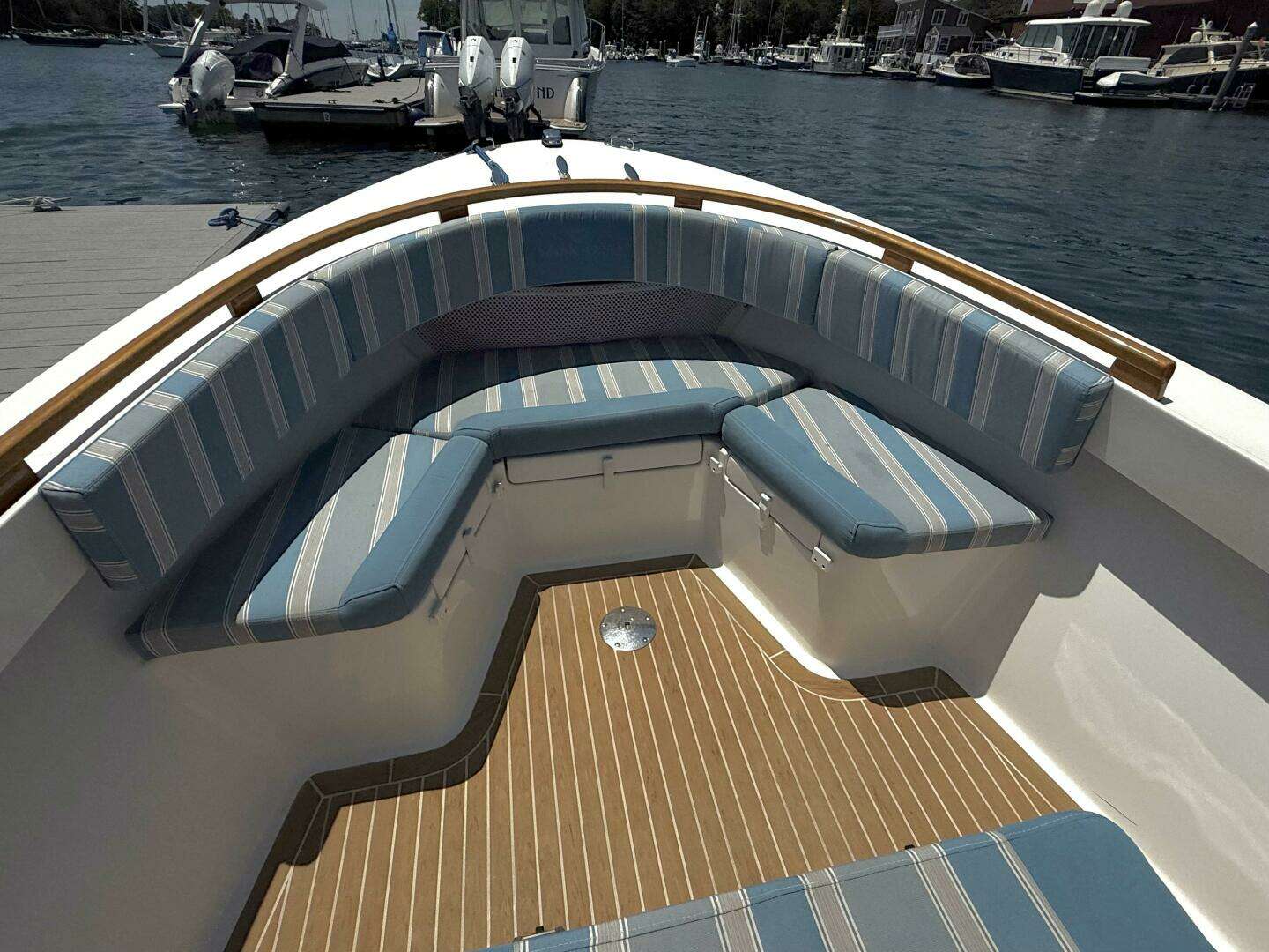 2017 Vanquish Bristol Harbor 23 CC - Image 12
