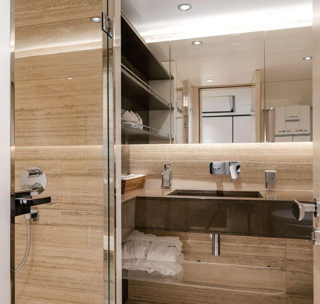 Majesty 120