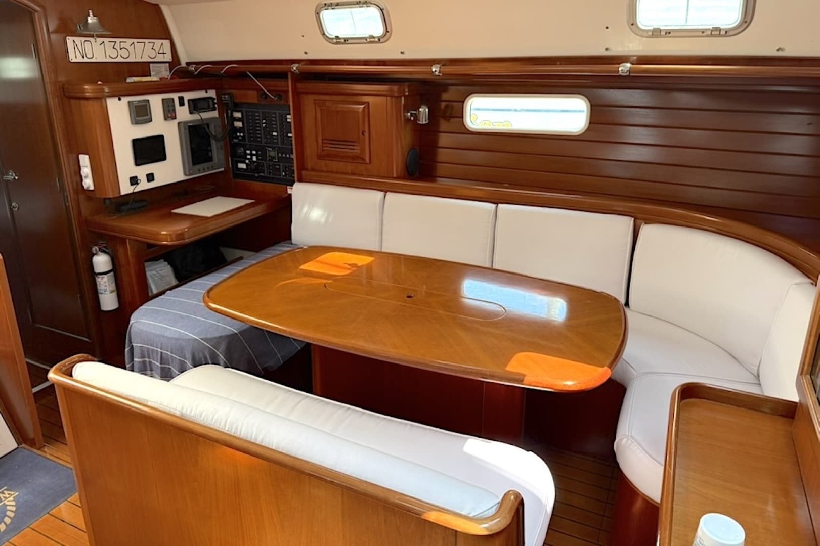 2001 Beneteau — - Image 31