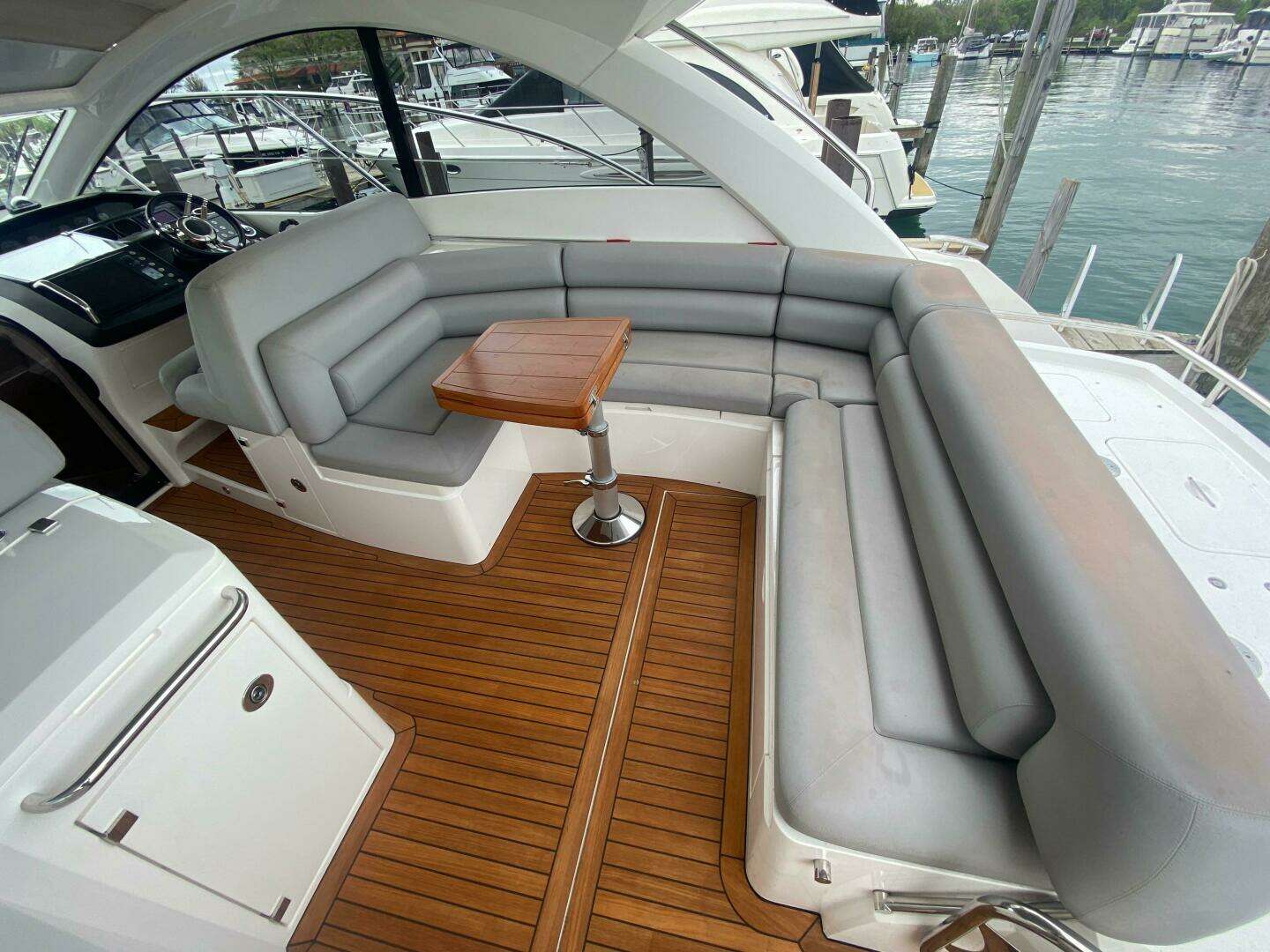 2013 Sunseeker 40 Portofino - Image 10