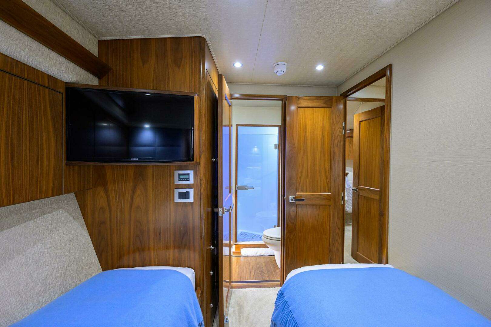 2017 Viking 92 Enclosed Bridge - Image 68