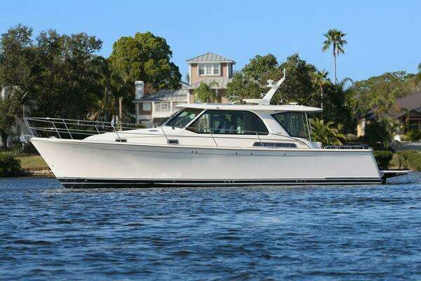 2027 Sabre 43 Salon Express - Image 1