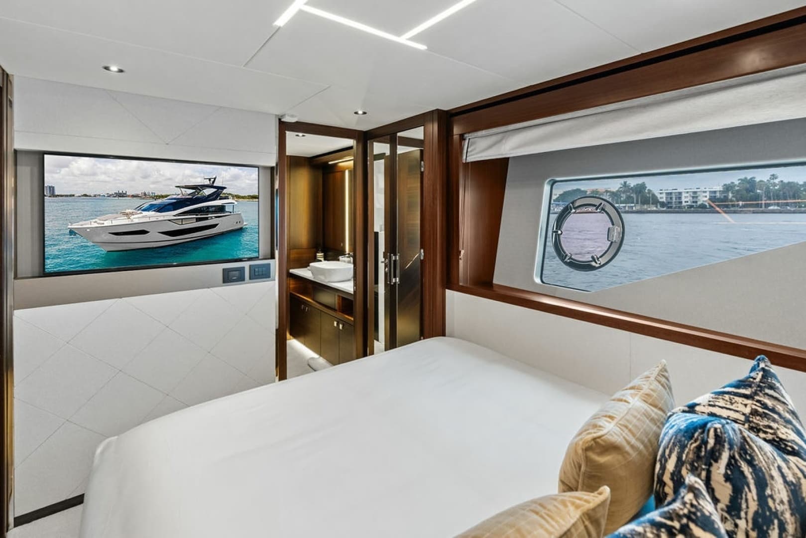 2026 Sunseeker 88 Yacht - Image 84