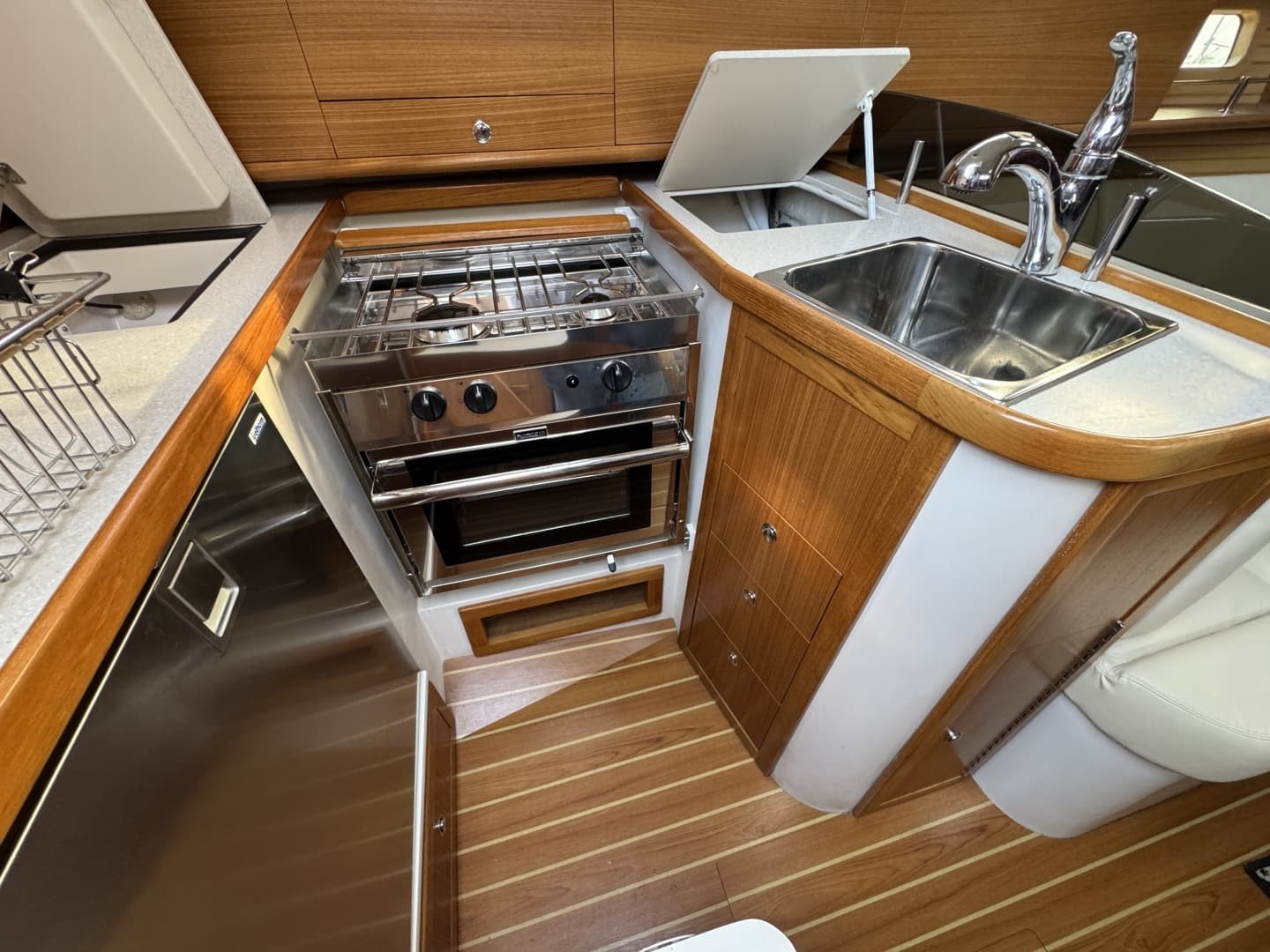 2019 Catalina 315 - Image 32