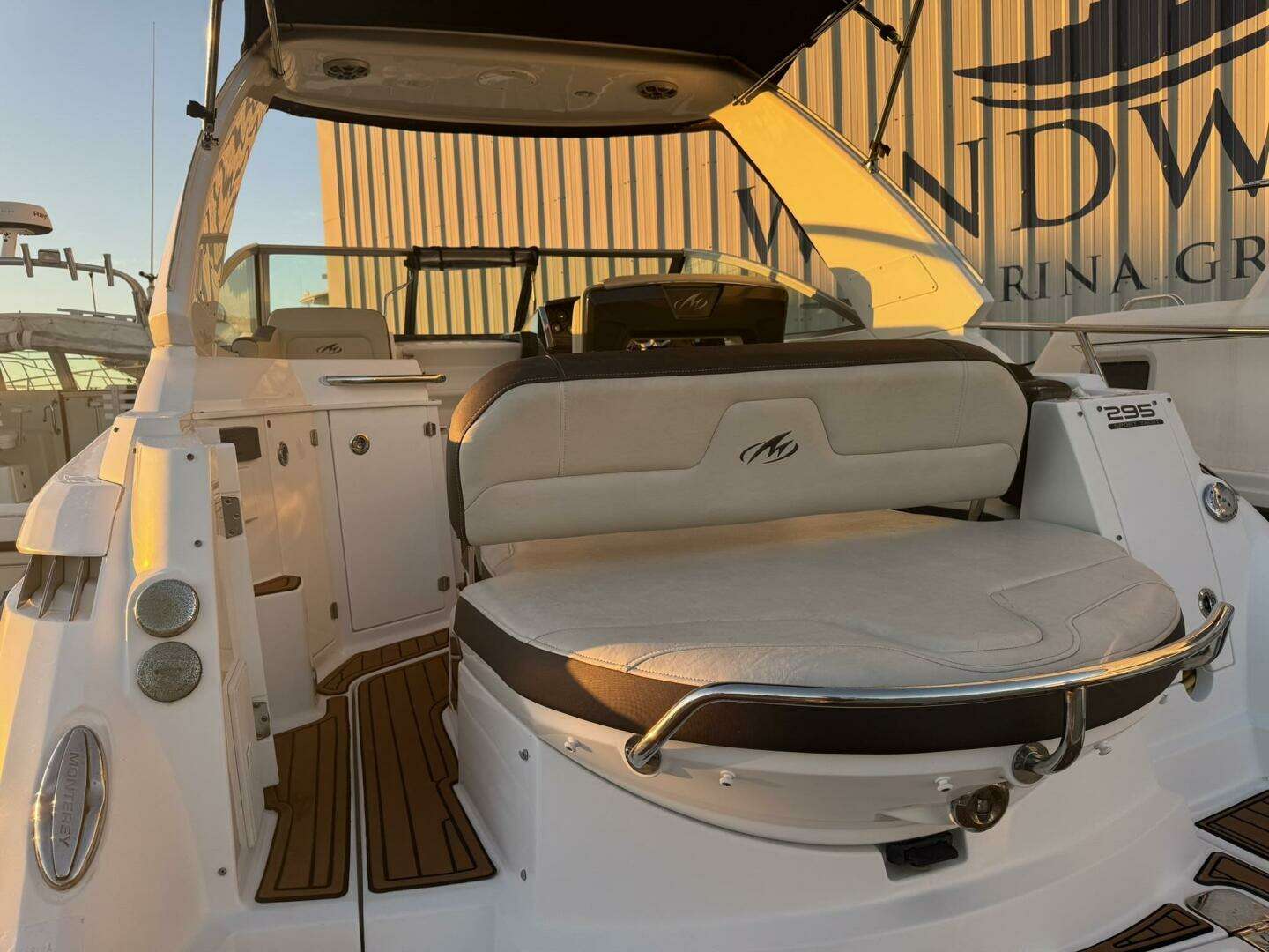 2018 Monterey 295 SY - Image 11