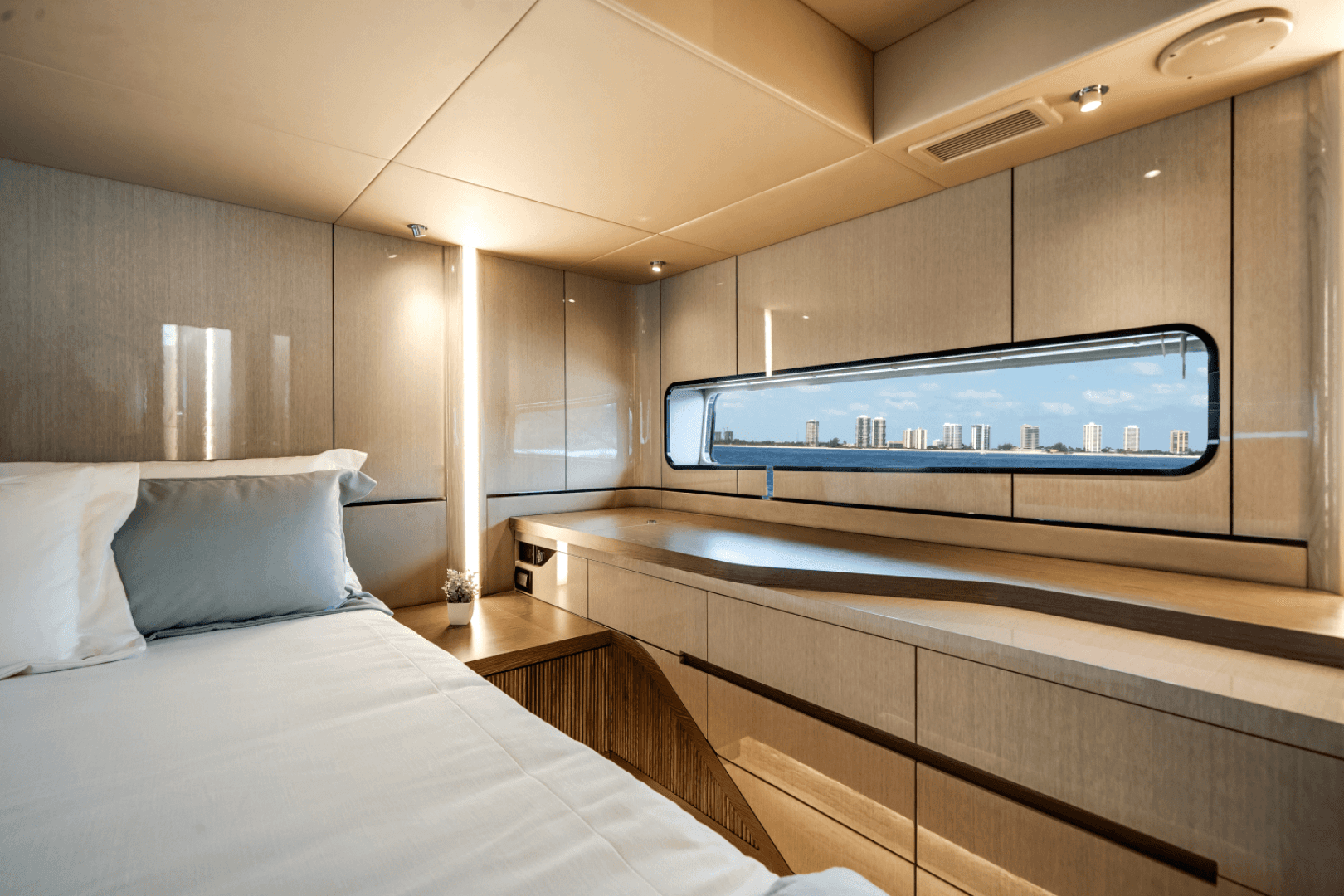 2026 Cruisers Yachts 57 FLY - Image 39