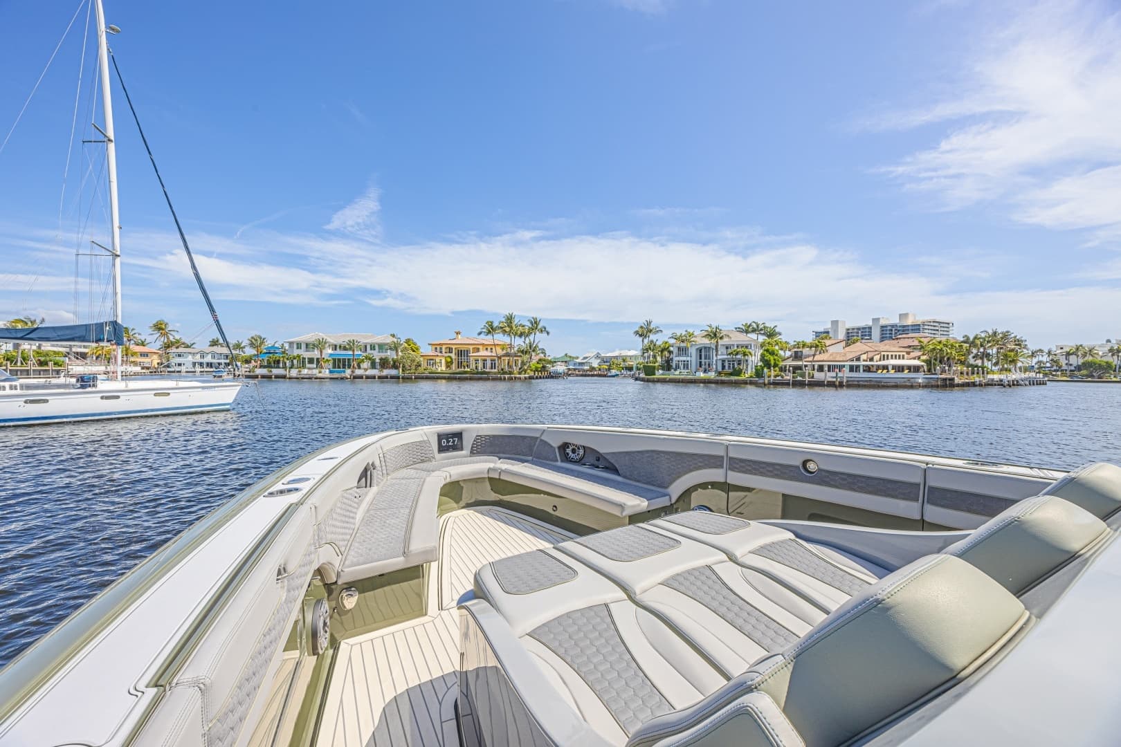 2025 Midnight Express 52 Vitesse - Image 17