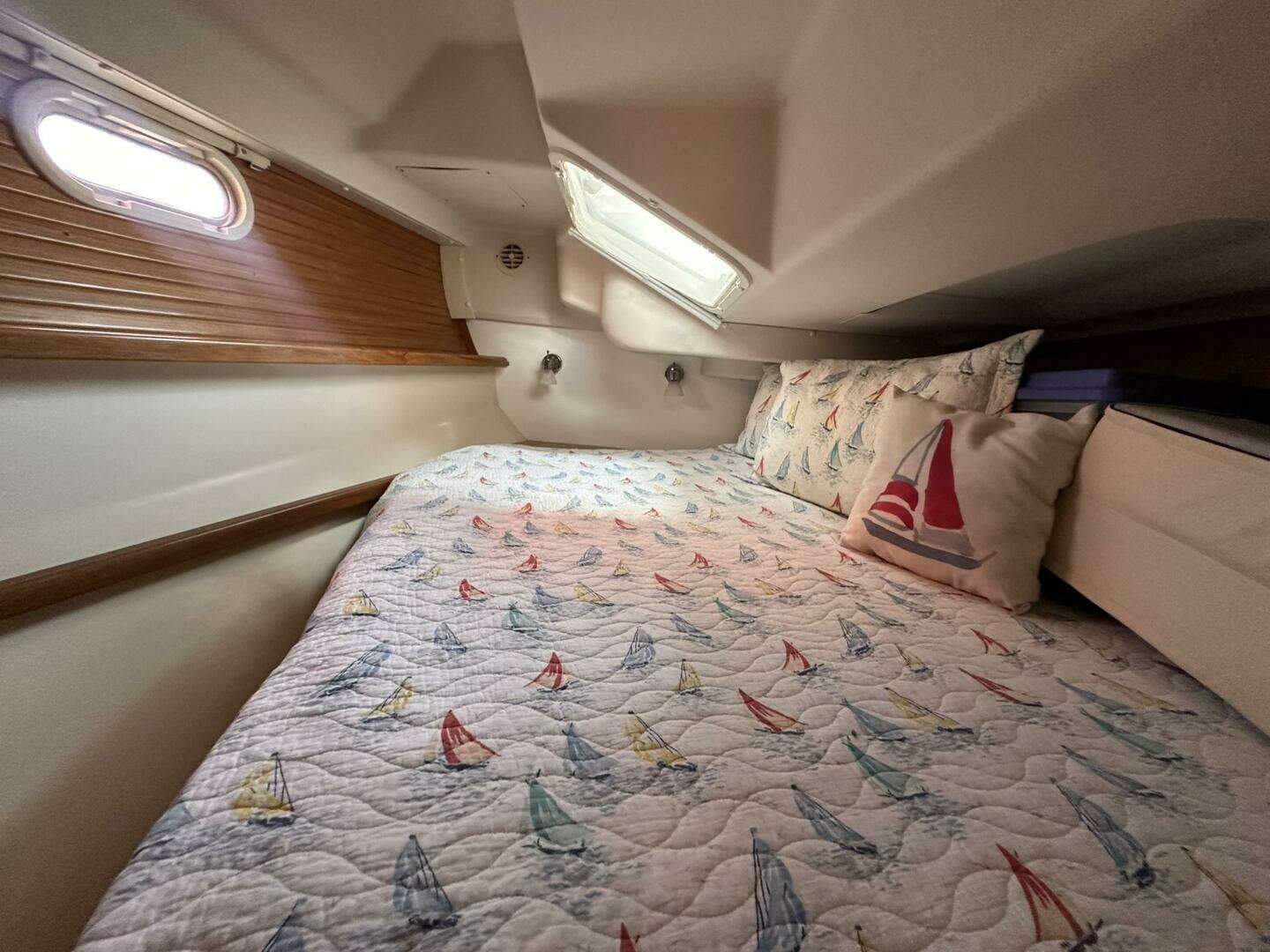 2013 Catalina 445 - Image 28