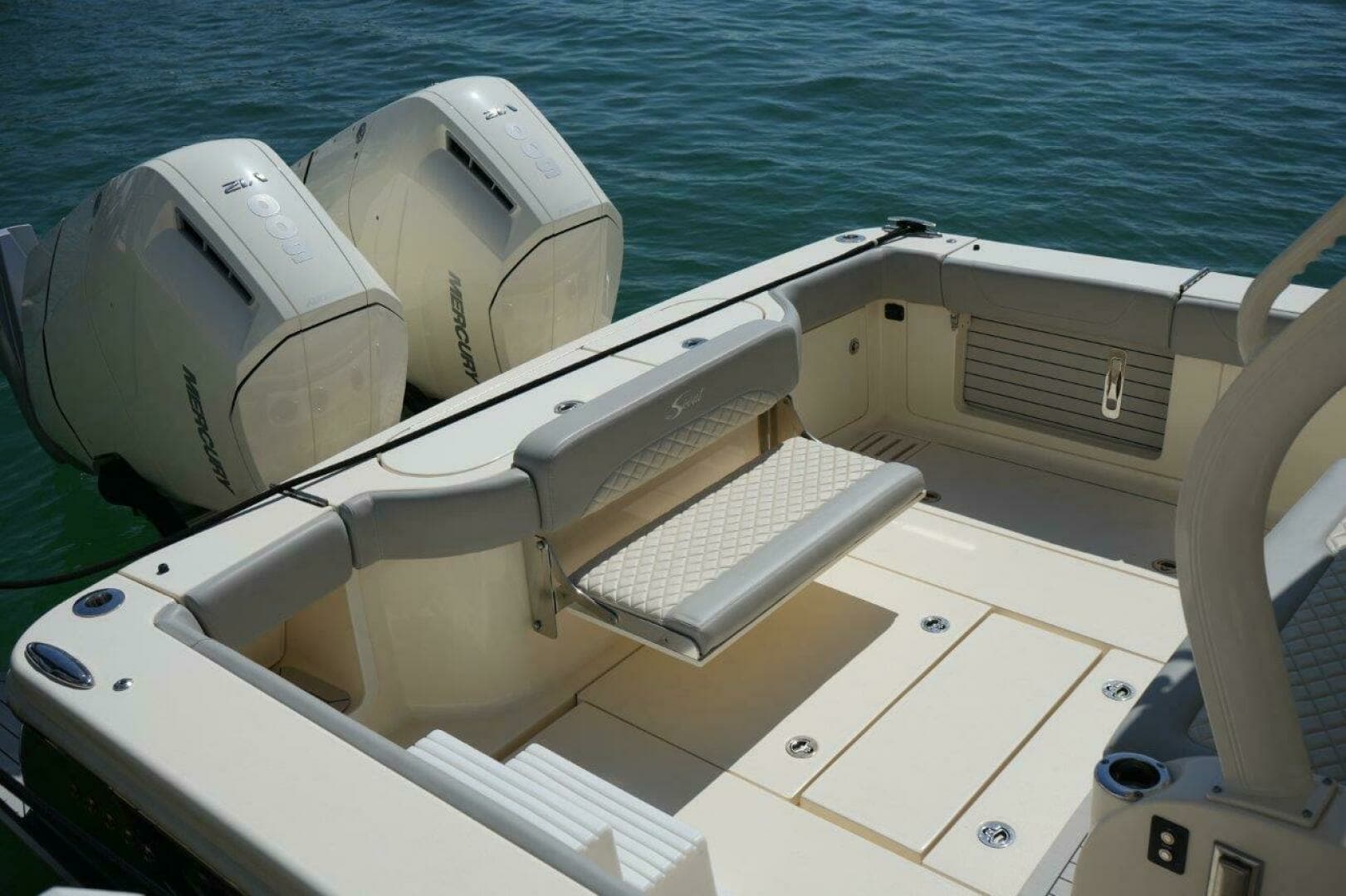 2022 Scout 380 LXF - Image 9