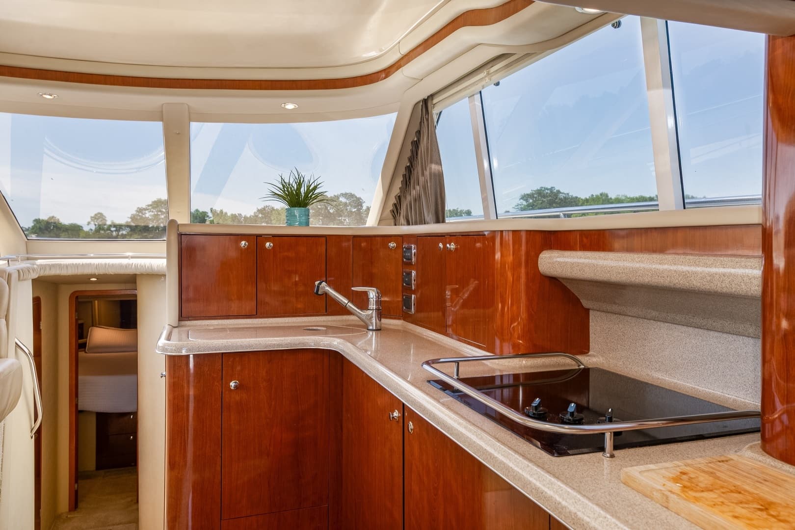 2003 Sea Ray 480 Sedan Bridge - Image 63