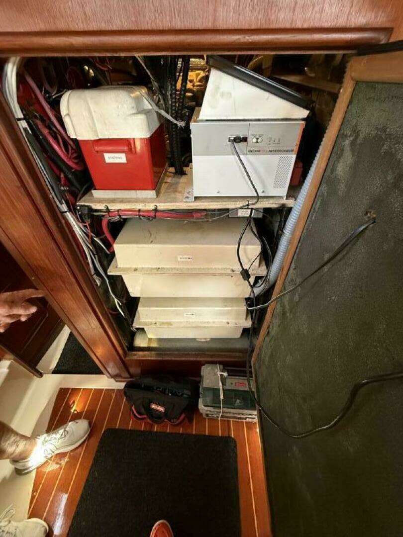 1991 Hunter Passage 42 - Image 20